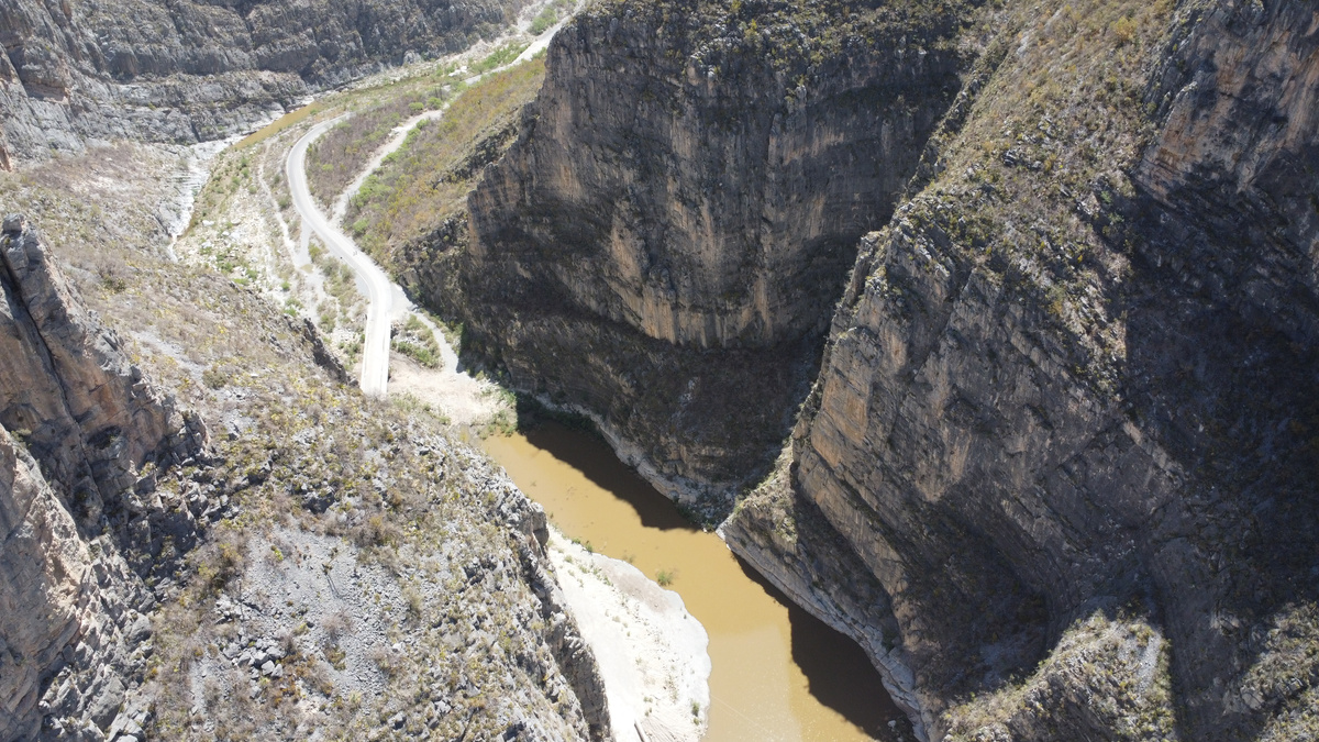 Presa Rompepicos Atlas Materia Prima