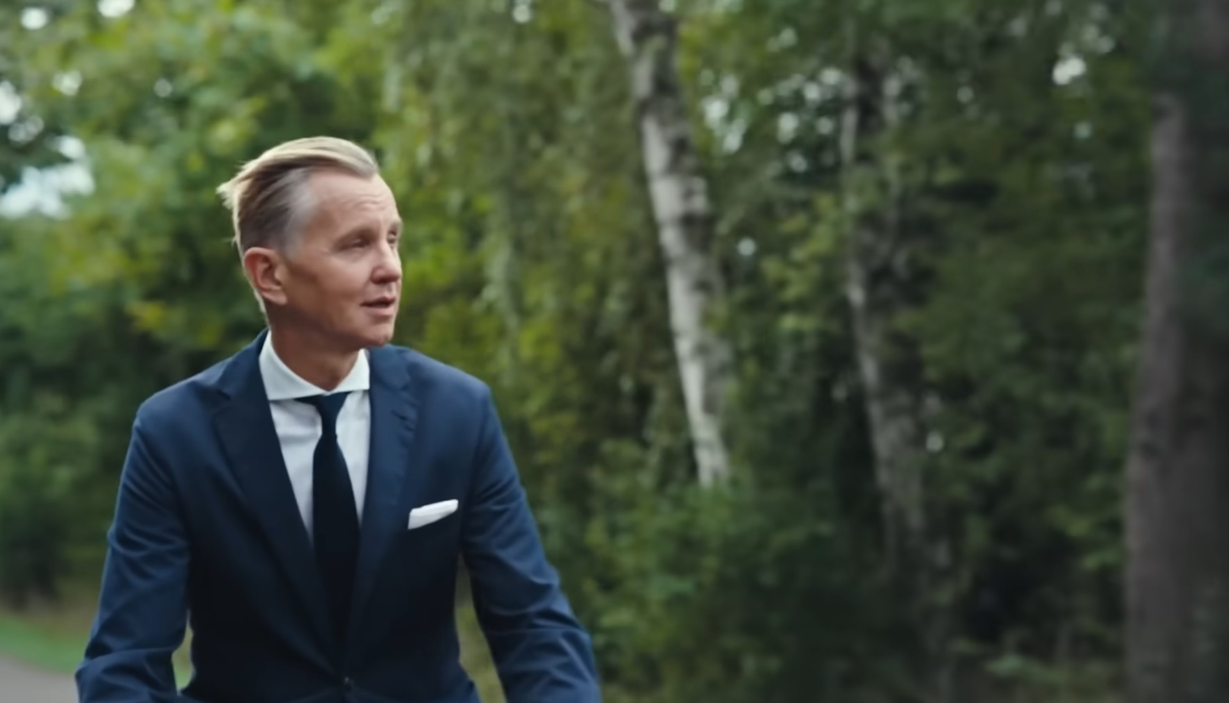 Max Raabe – Wer hat hier schlechte Laune Thumbnail