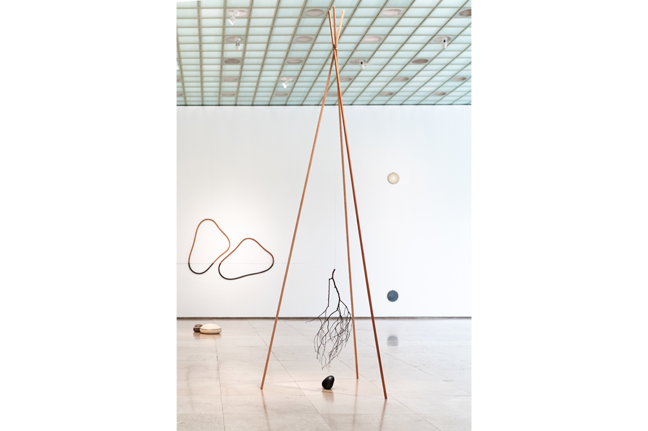  Patrick SteegerLa Machi, 2025Wood, branch and ceramic390 x 110 x 100 cmPhoto © Juan Carlos Silva