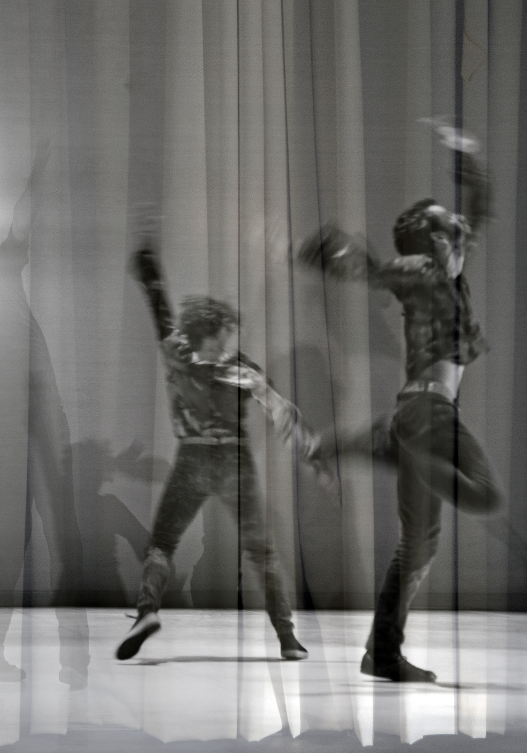 carina martins, dialogues in unimaginated places - overlapped photographies of dancers