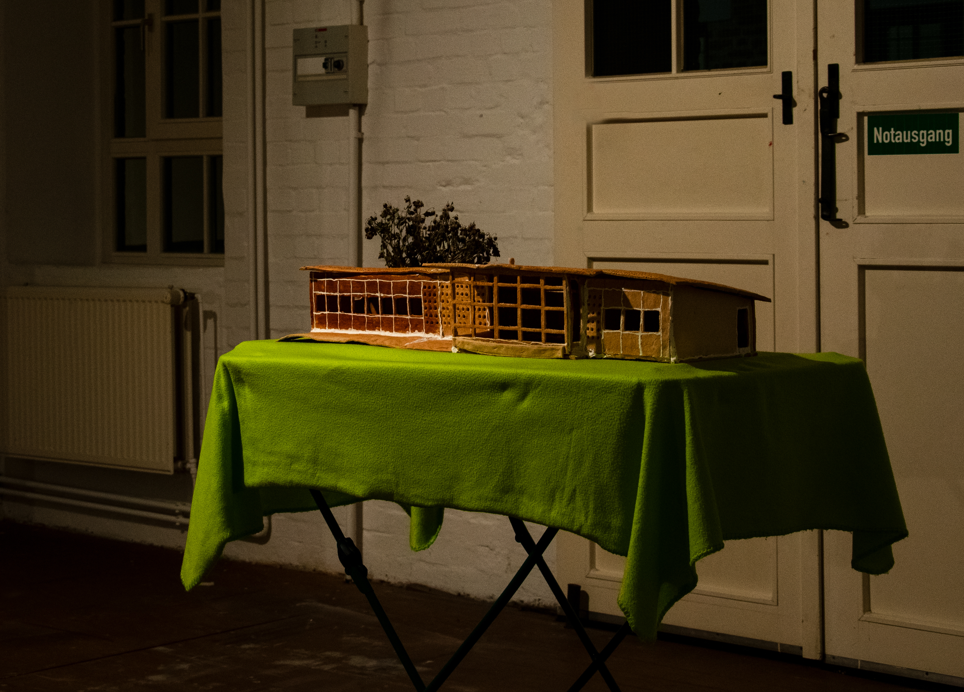 Architect for better days, 2021. Ginger bread, blanket, drying rack, 120x100x80cm.