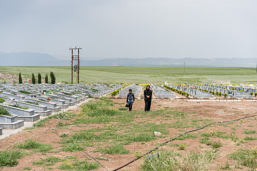 Derik, avril 2018. Cimeti&egrave;re des martyrs.
