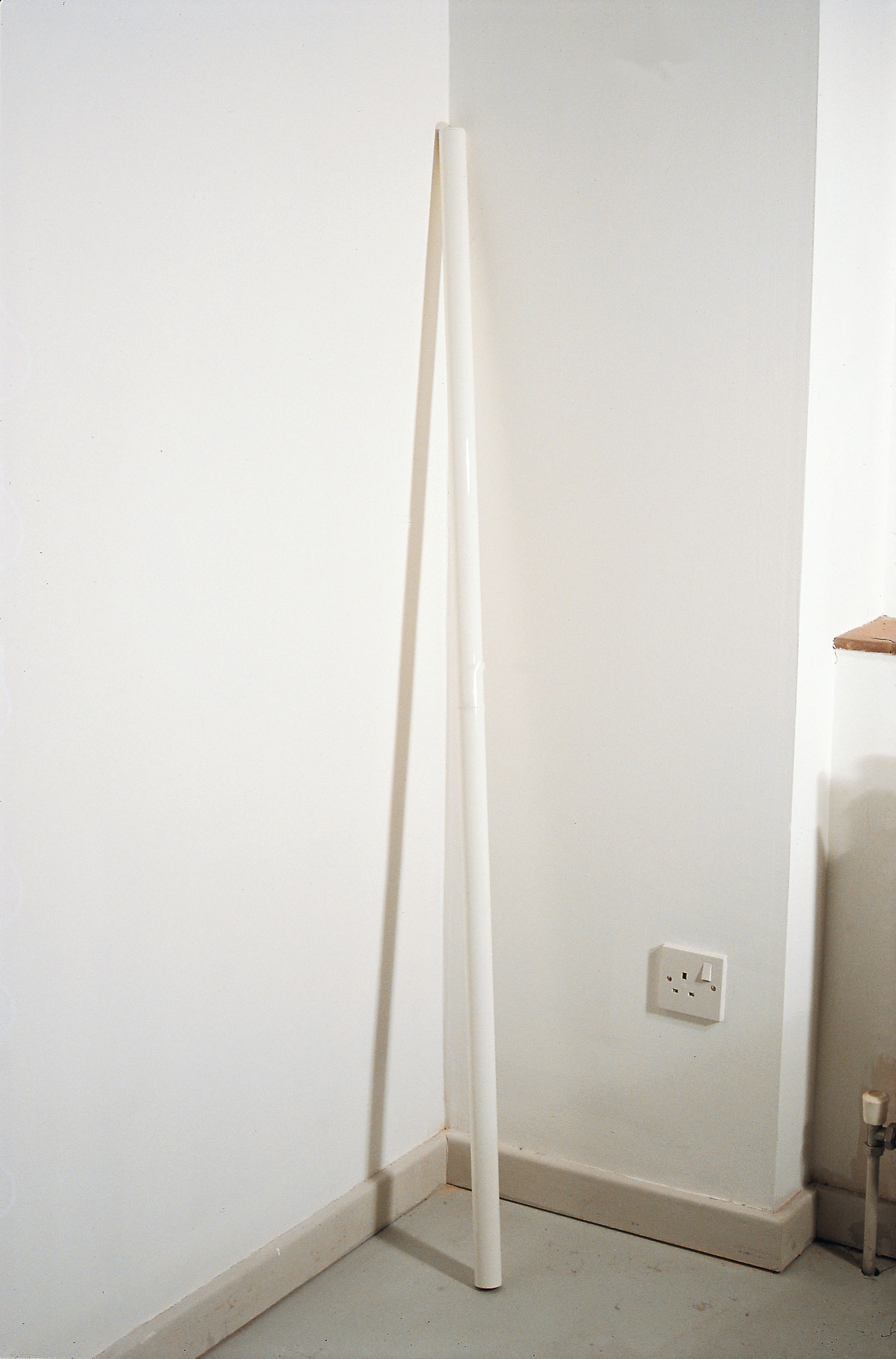 Single Leaning Corner Rail (White), 1989