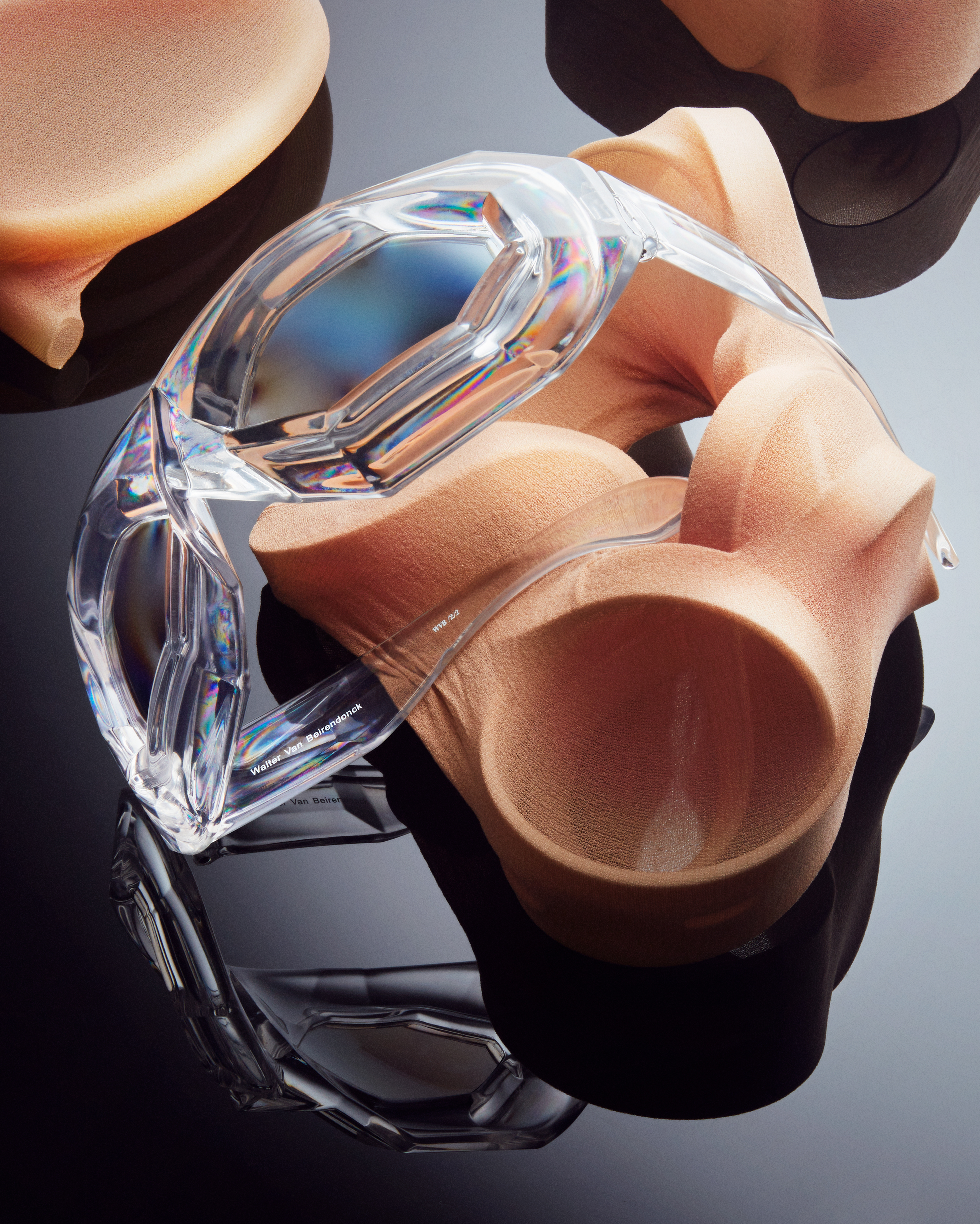 HUMANOID WITH PIERRE VAILLANTWALTER VAN BEIRENDONCK