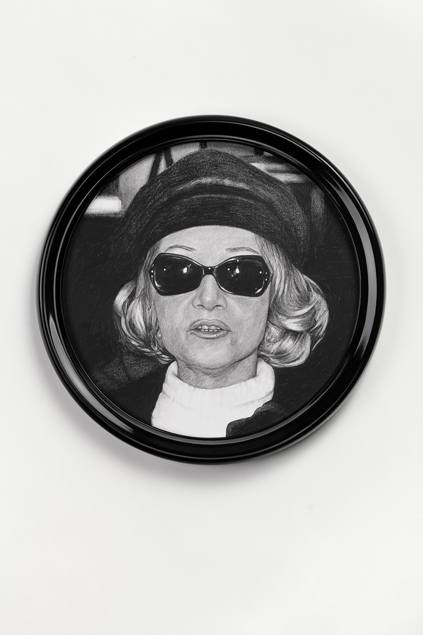 Nina Mae Fowler No true at all, 2023 crayon noir sur papier, cadre ancien 30 x 30 cm Courtesy Galerie Suzanne Tarasieve