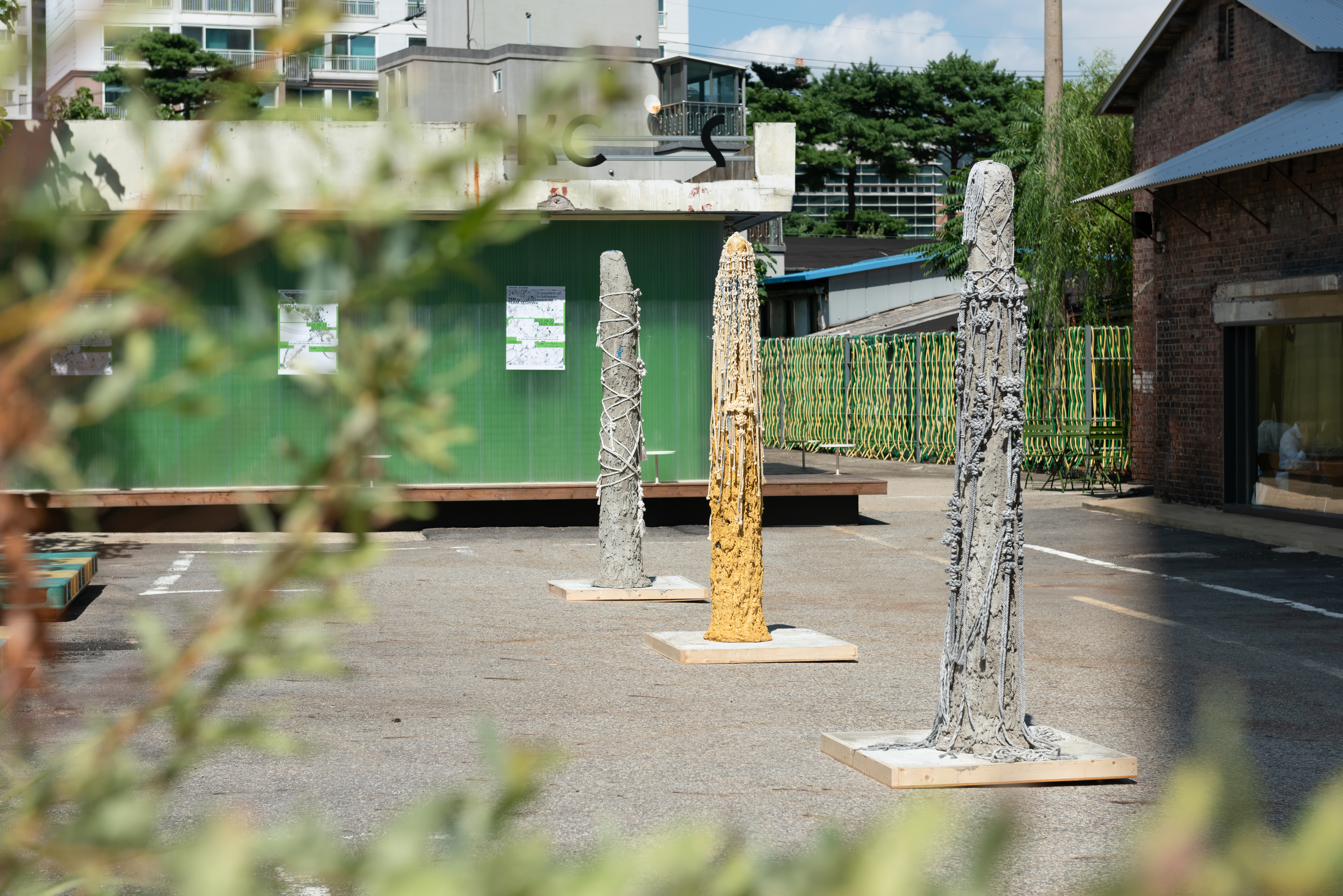 사이 시공 생태계 Ecosystem of In-between space time   KCS, Seoul  2025.08.22.-10.30.    강건, 김민훈, 김휘아, 방소윤, 배재민, 연경석, 이승희, 장시재, 조이, 조이솝  Kun Kang, Kim Minhoon, Hwia Kim, Soyun Bang, Jaemin Bae, Kyungsuk Yeon, Seounghee Lee, Sijae Jang, Joy, Leesop Cho   기획/제작/주최/주관: 팀서화  후원: 문화체육관광부, (재)예술경영지원센터, 금성출판사  협력: KCS, 아카이브앤코, 오시선  Curated/Produced/Hosted/Organized by TEAM.SEOHWA  Supported by: Ministry of Culture, Sports and Tourism, Korea Arts Management Service, Kumsung Publishing  In collaboration with: KCS, Archive&Co, OSISUN