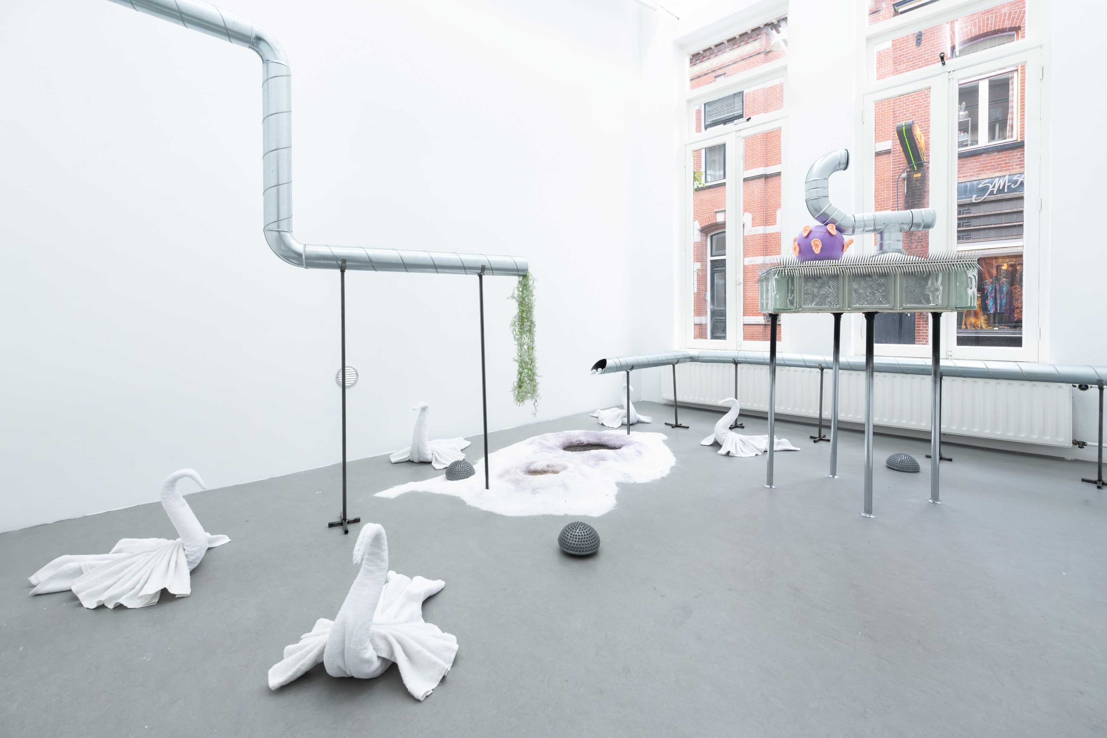 SALINE CIRCUITS with works by CHALINE BANG, KATHARINA BUSL, CECILIE FANG, KURT D’HAESELEER and NOSH NENEH at KUNSTPODIUM T [from 20240508 to 20250601] [Photo: Cecilie Fang]