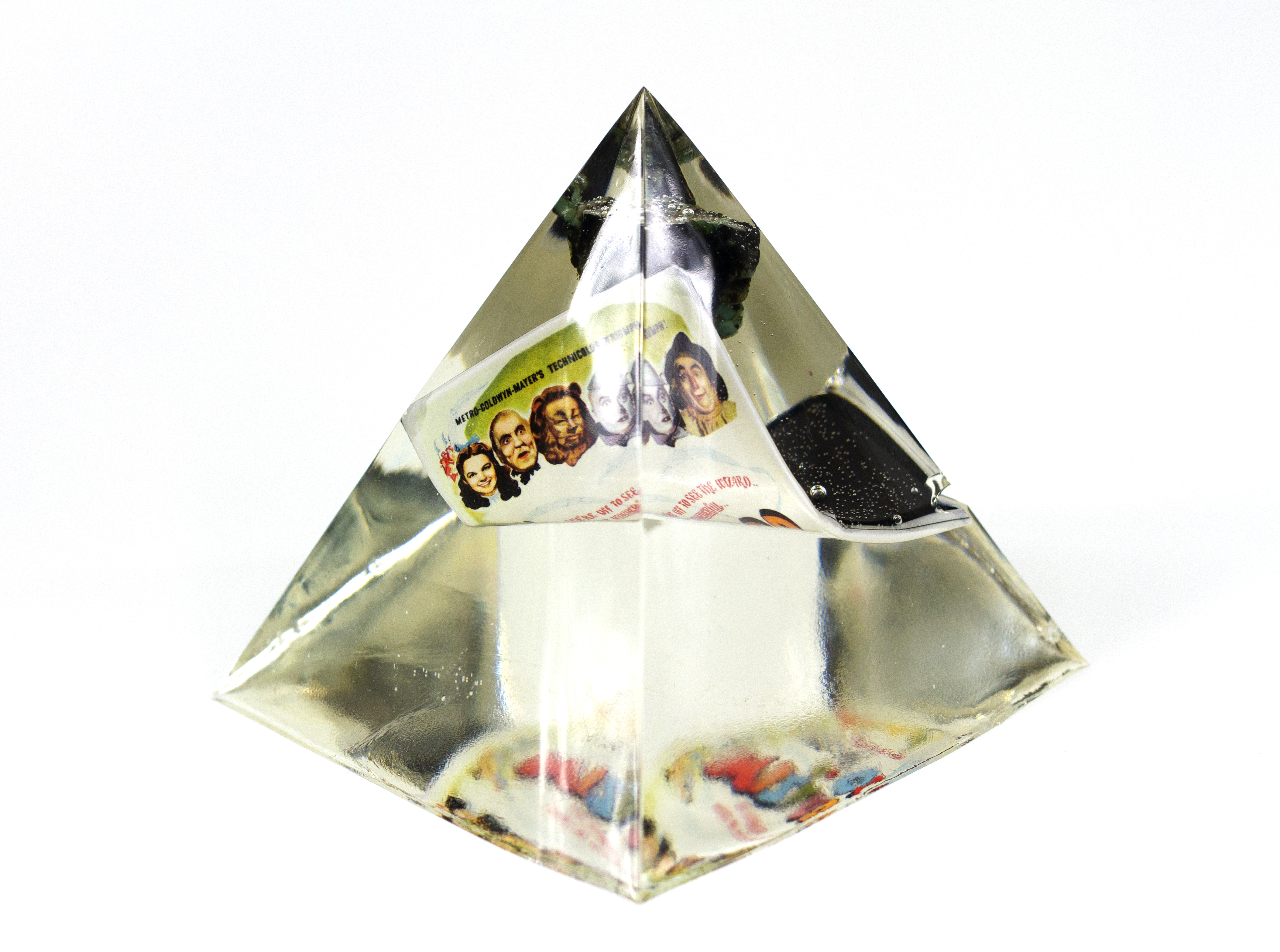 Dorothy. . . . . . . . . . . . . . . JUDY GARLAND, 2019, 4.5"x4"x4". Refrigerator magnet, emerald, epoxy resin