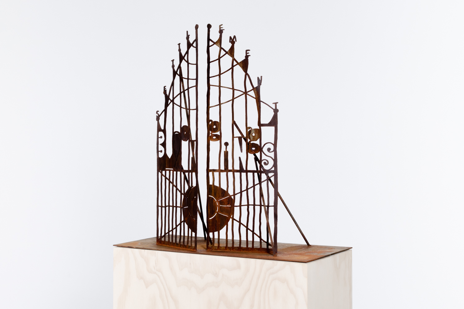 Elvis Richardson, To Be Longing (2), 2024, Corten steel, plywood plinth, 60 x 25 x 140 cm
