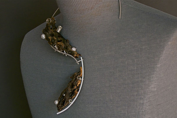 Classification-WeaponOrAdornment002  