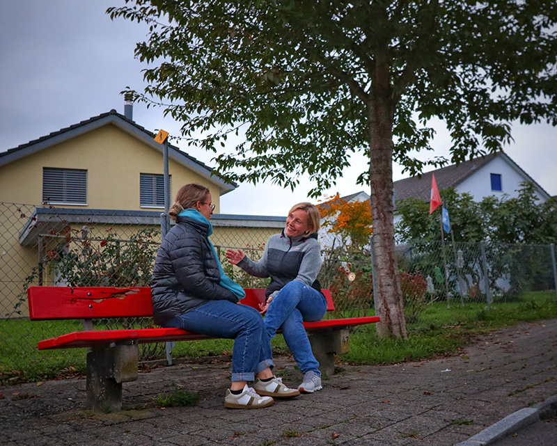 Das rote B&auml;nkli &ndash; Treffpunkt, Denkplatz, Sprachrohr.