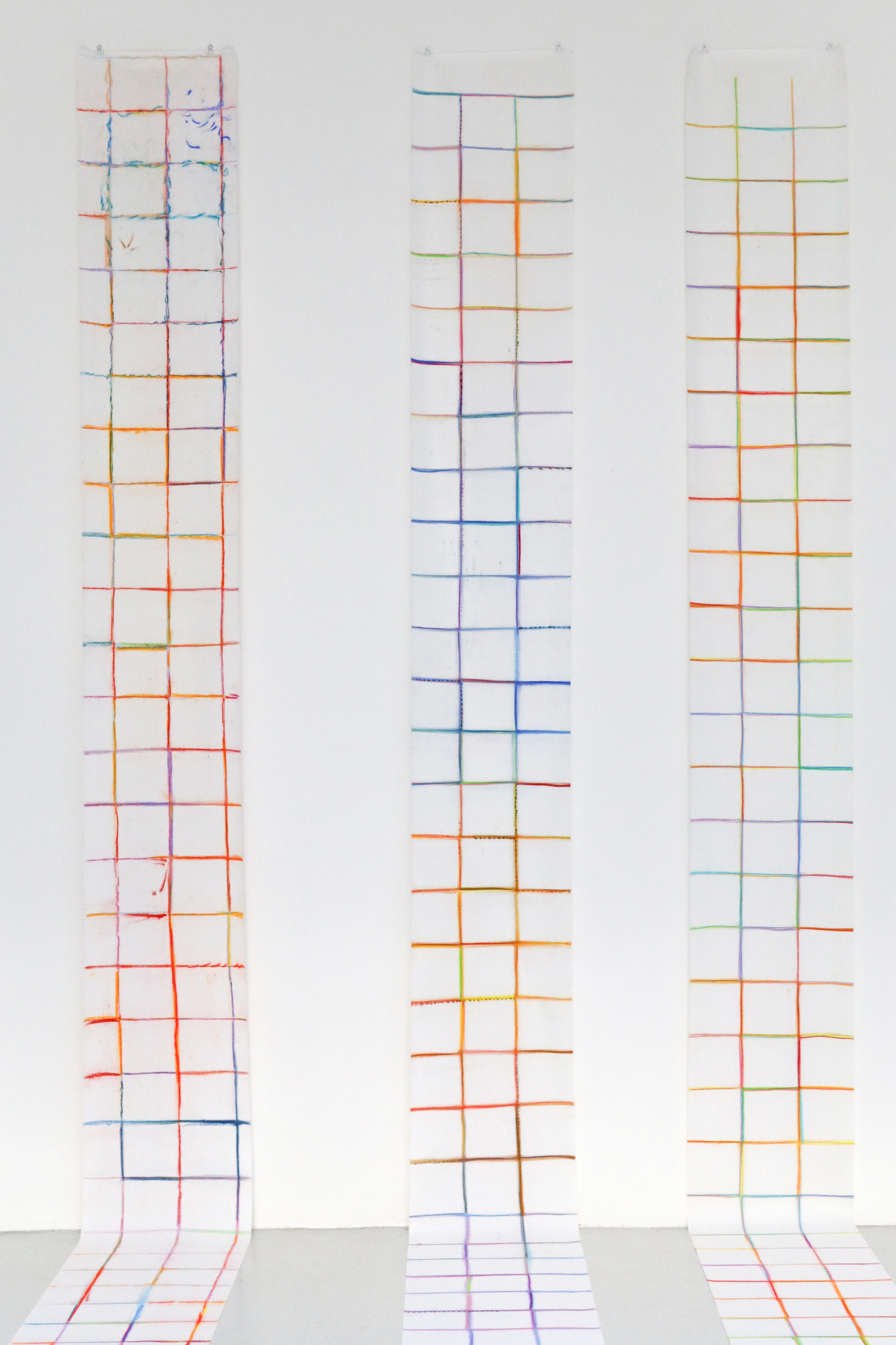 Jacqueline Maesmeker Couloir, 2023 Pastels et crayons sur papier de type japonais 800 x 45 cm / 700 x 45 cm / 840 x 45 cm Courtesy de l'artiste et de la Galerie Nadja Vilenne 