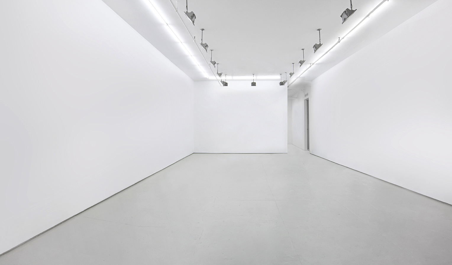 A new bridge in the current contemporary art market architecture
