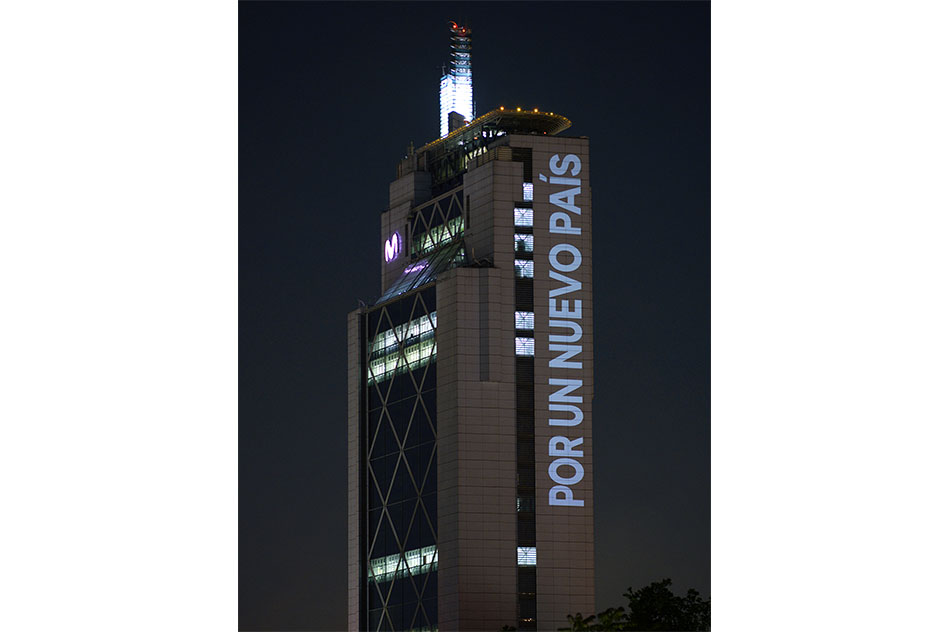 Delight LabSecuencia Dignidad: Por un nuevo país, 25 Mayo 2020Fotografía de la acción de arte75 x 55 cmFoto ©Gonzalo Donoso