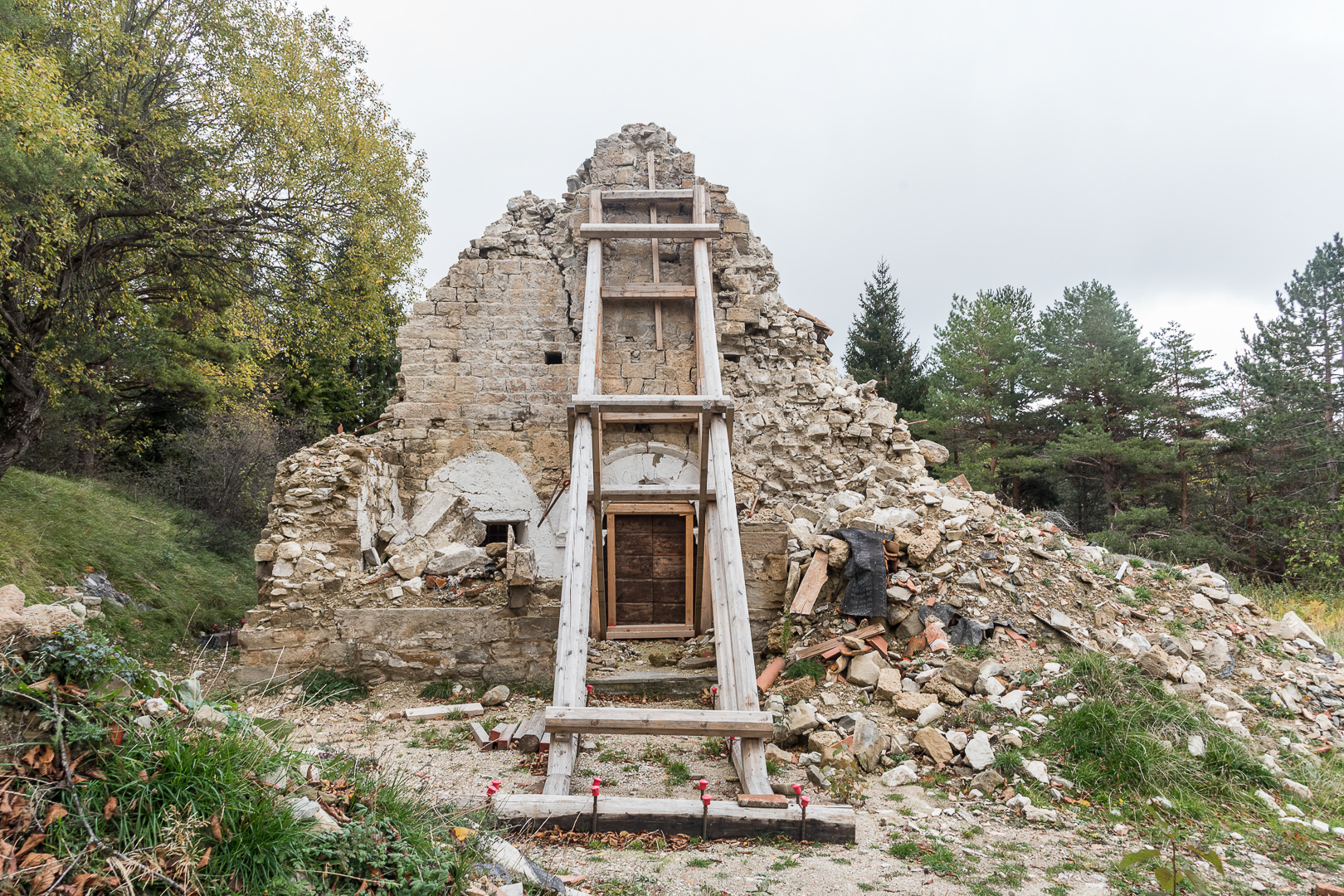 Montegallo, Sibillini mountains, Marche, Italy. November 2017. “The collapses are part of the story” says Mario, 70, one of the inhabitants of Montegallo. The construction of Santa Maria in Pantano took place after an earthquake, as well as its reconstruction after the shock in 1468. The church has always been a reference for the community of Montegallo and is a place where pagan and religious traditions have intertwined and stratified over time: it was not a coincidence that it’s called “church of the Sybils”, priestesses capable of predicting the future.