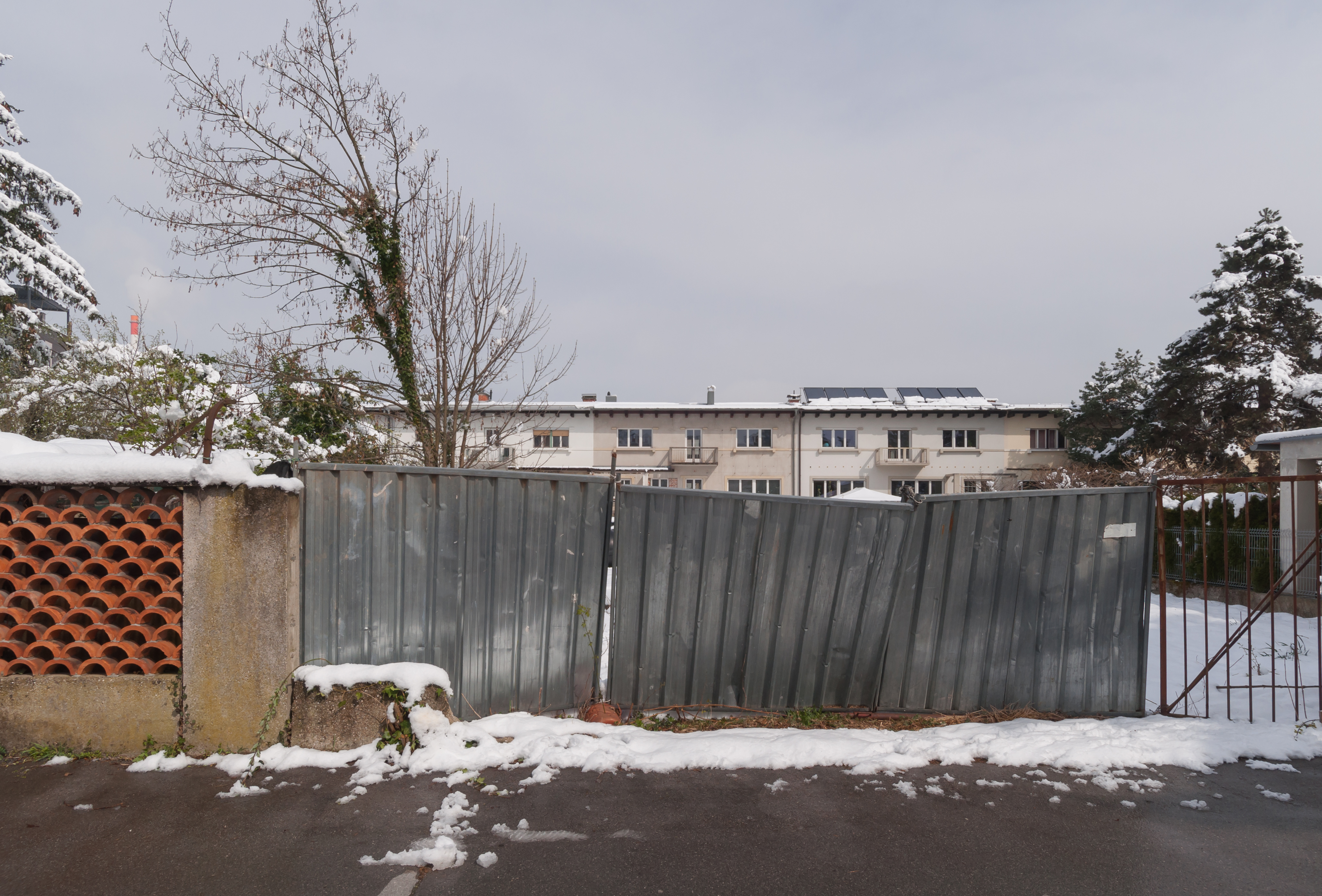 Vrstne hiše Vzjamne zavarovalnice  / Vzajemna insurance company terrace houses, Ljubljana 