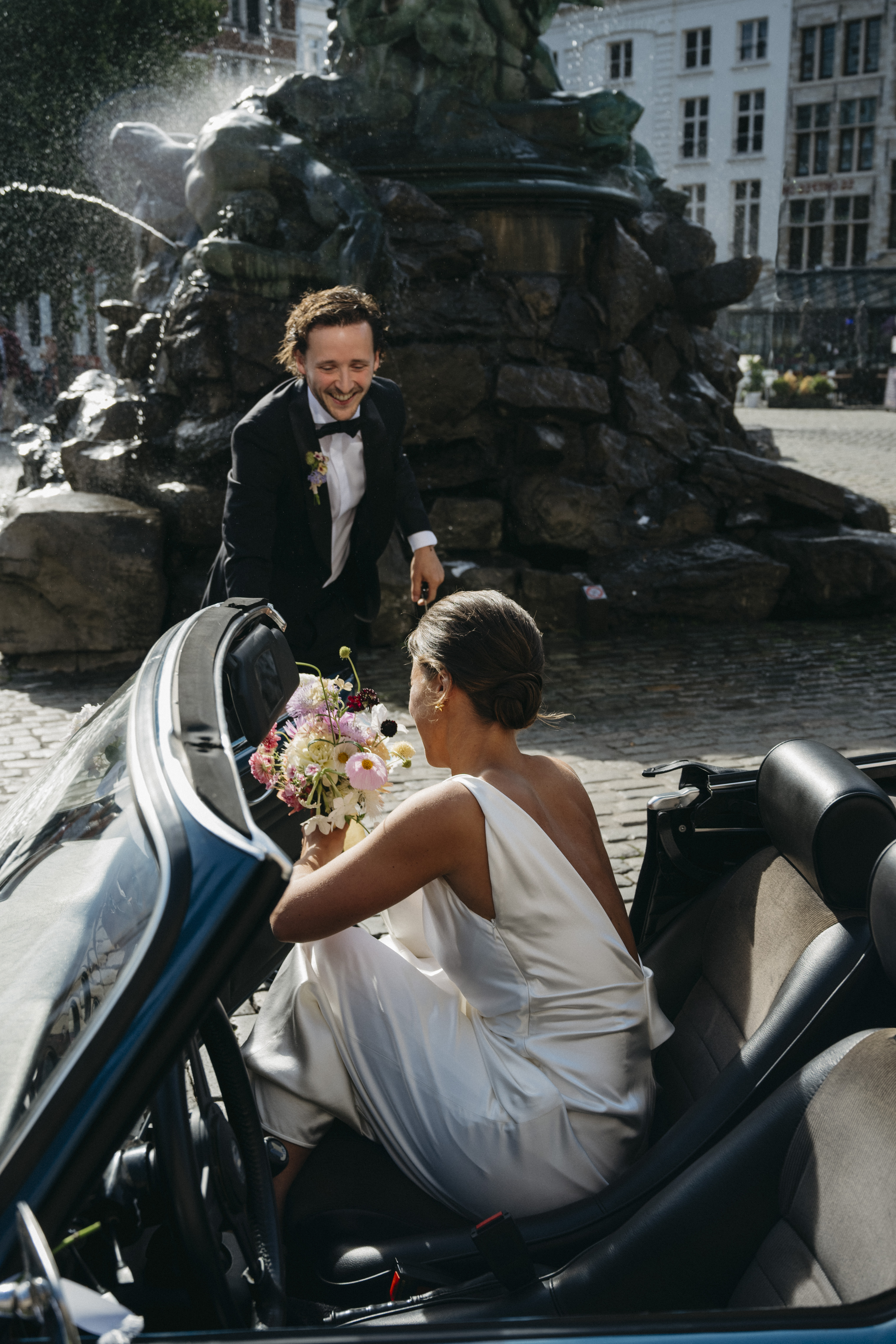 Astrid + Arno, civil wedding in Antwerp and a summer evening in Loenhout