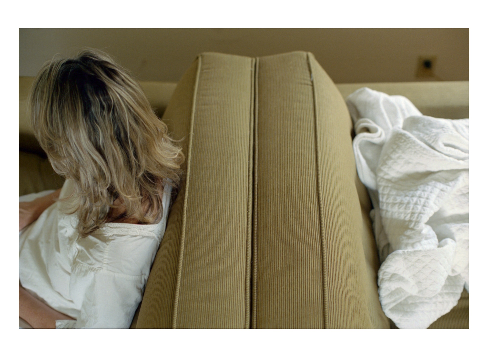 Untitled 5, 35mm, Fujicolor Luster Crystal Archive Preferred Paper, 8.5 x 11 in (21.59 x 27.94 cm), 2016 