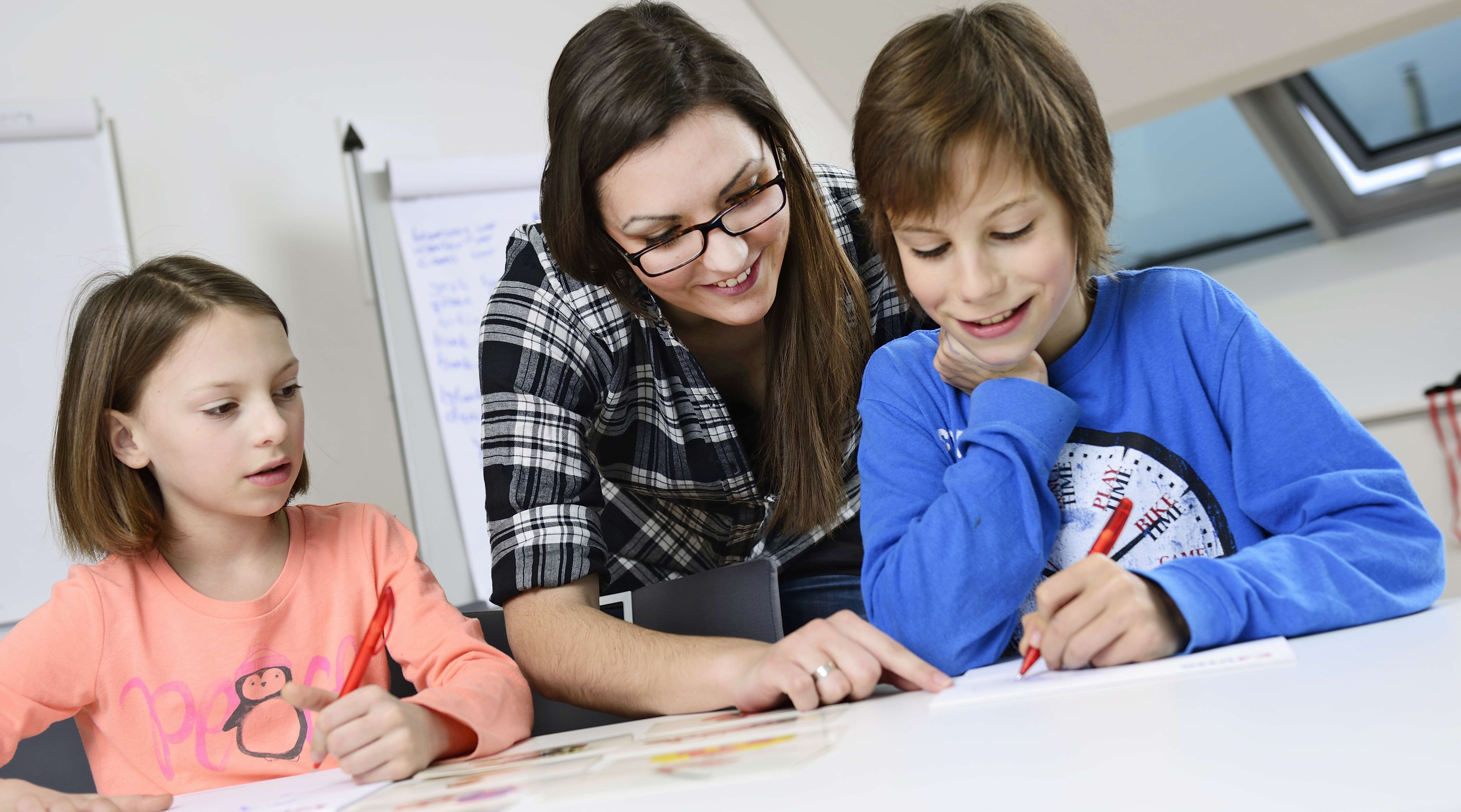 Gratis Wiener Lernhilfe der Wr. Volkshochschulen im Auftrag der Stadt Wien © Johannes Zinner