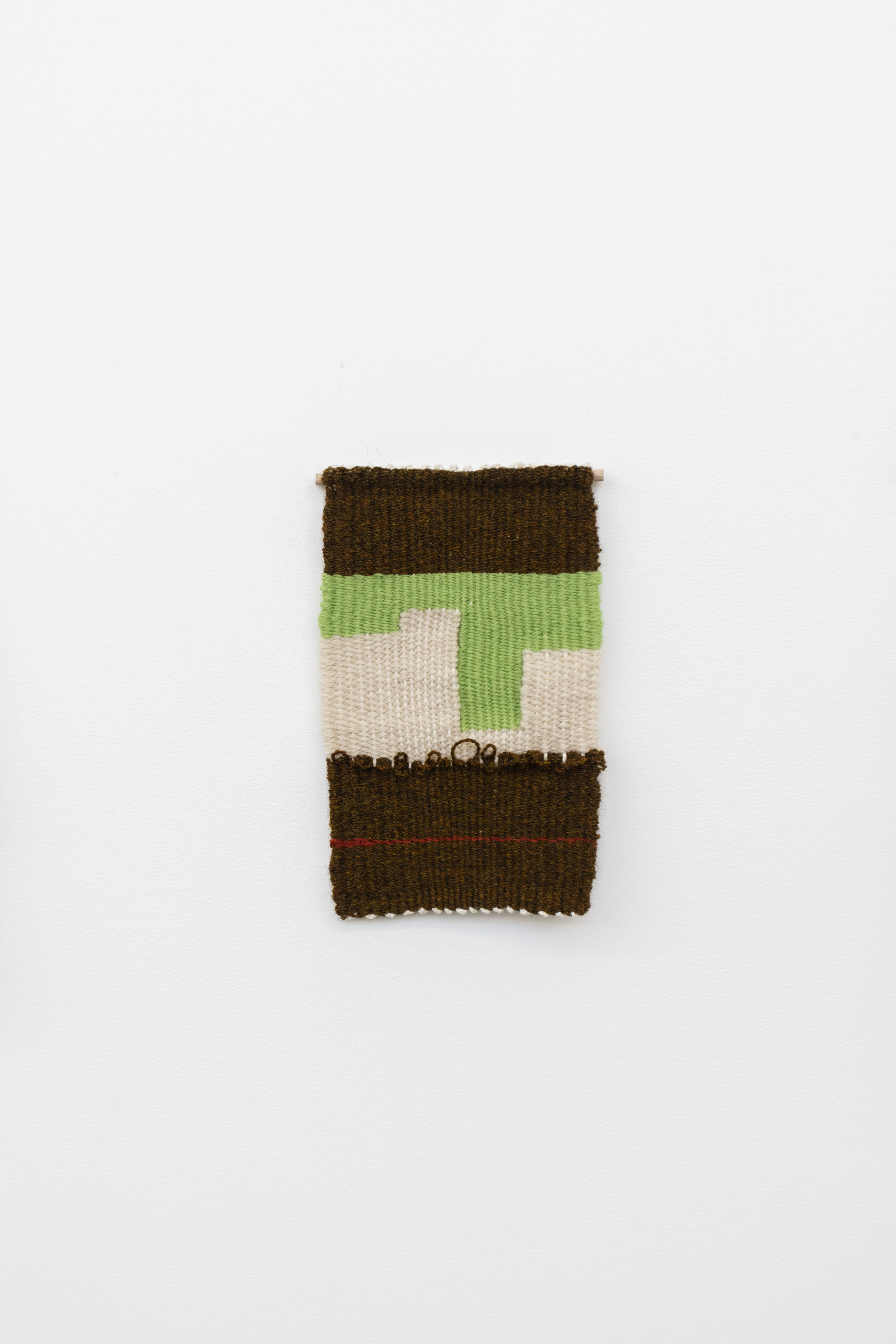 Jacqueline Stojanović, Noon, 2019, Handwoven tapestry made of wool and cotton, 14 x 24 cm