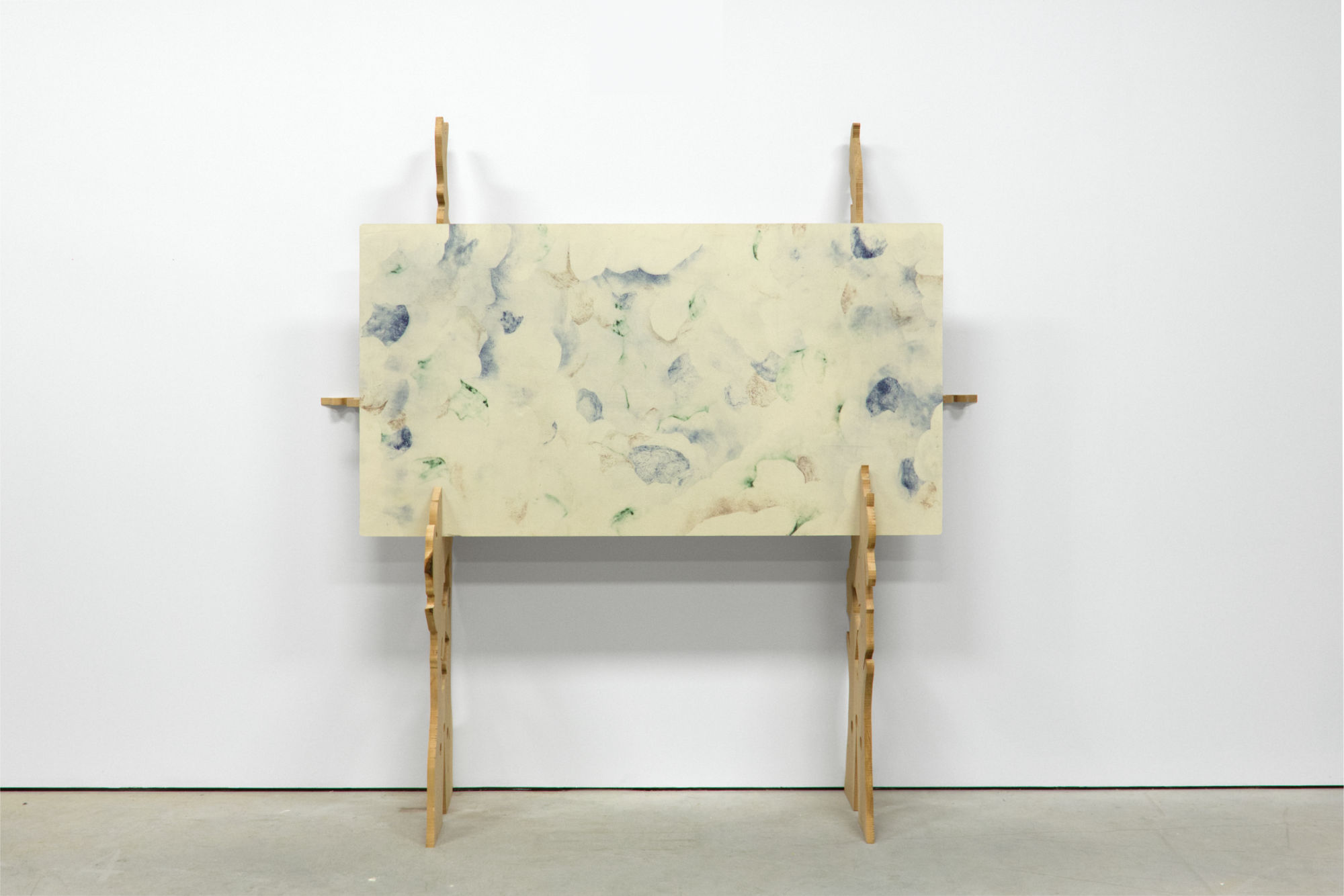 Large Screen, 245 x 240 x 58 cm, 2021