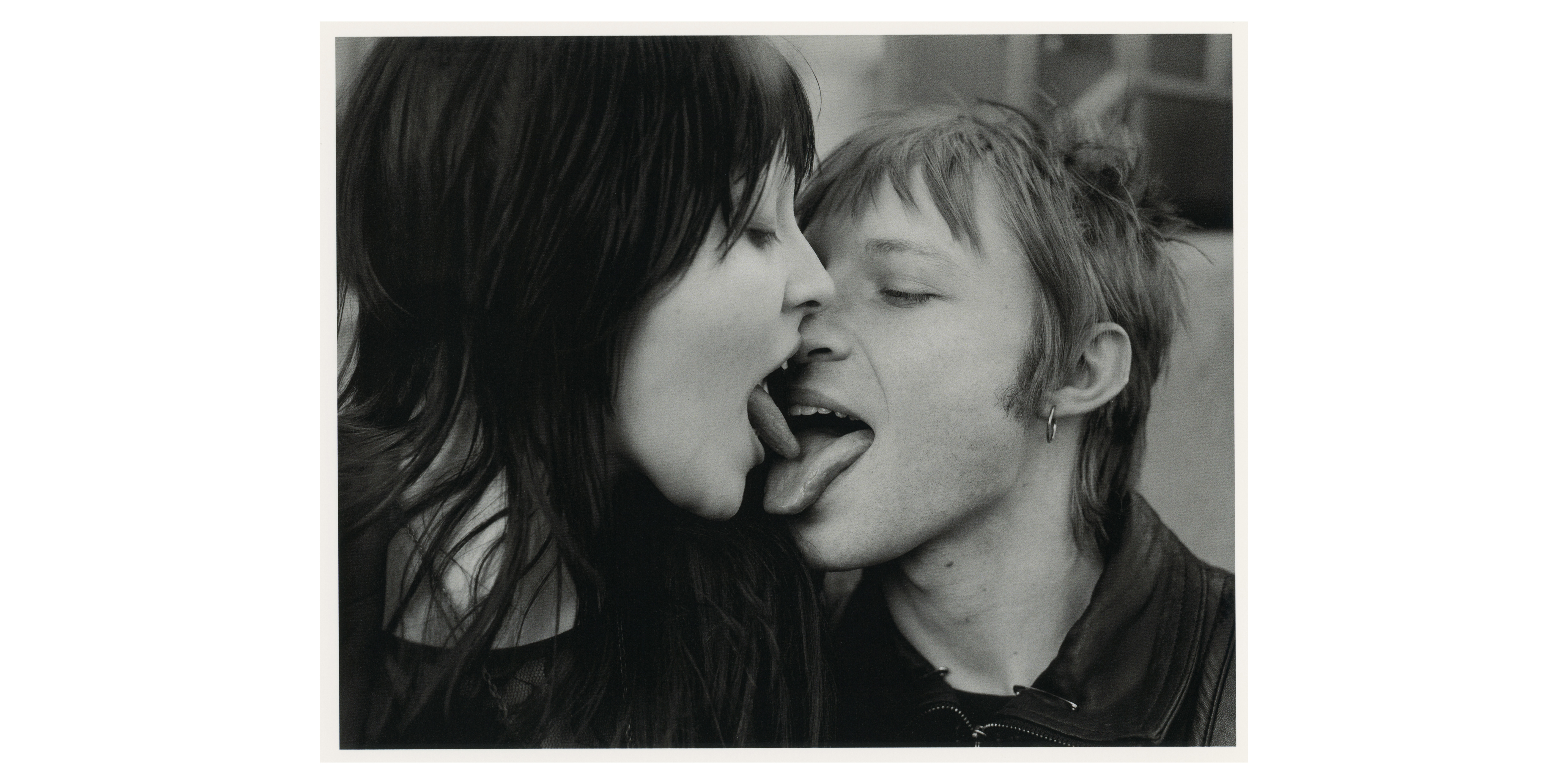 Touching tongues and feeling close