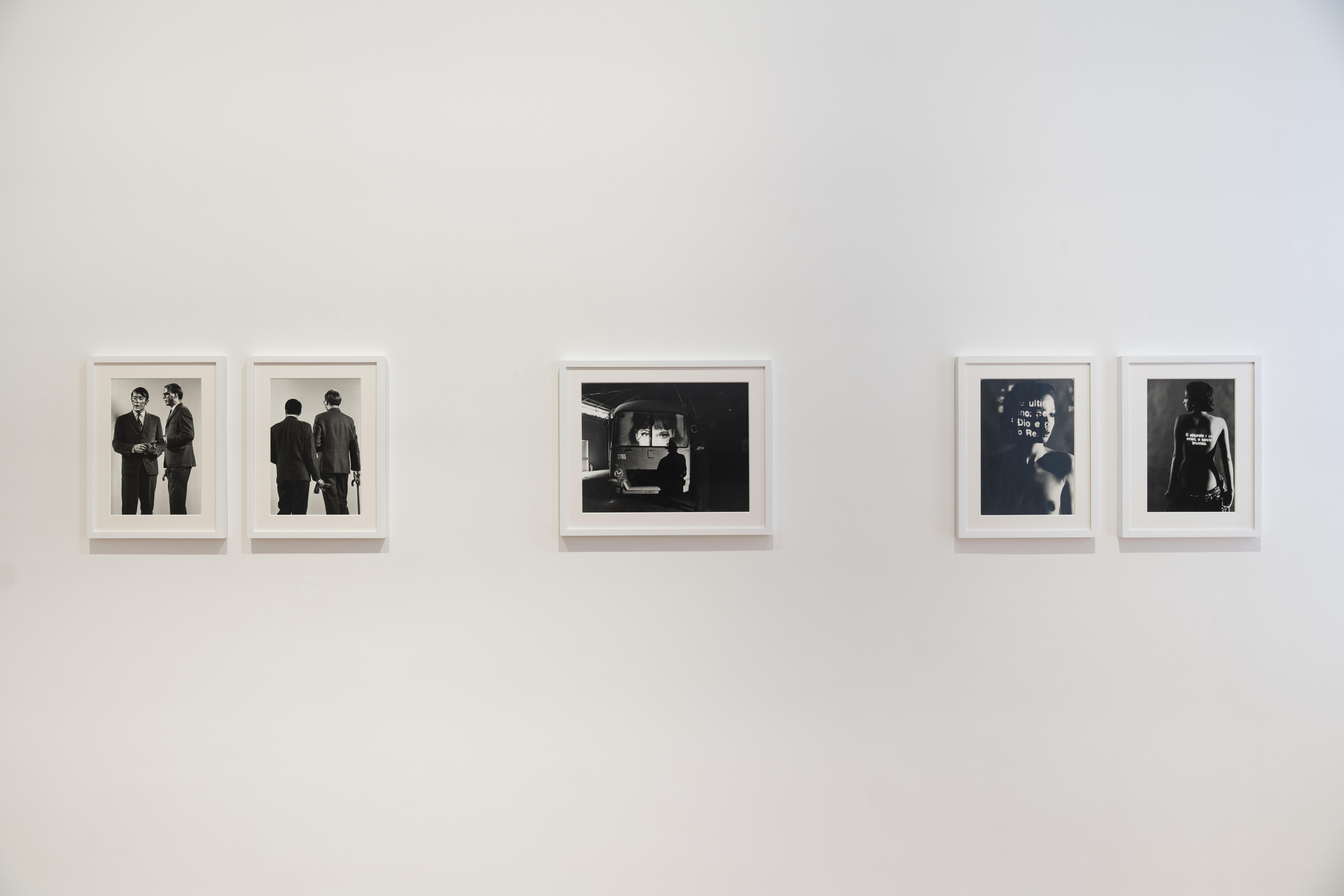 Installation view della mostra Elisabetta Catalano. Cinema, Moda e Performance, ph. Eduardo De Matteis, Courtesy Viasaterna e Archivio Elisabetta Catalano