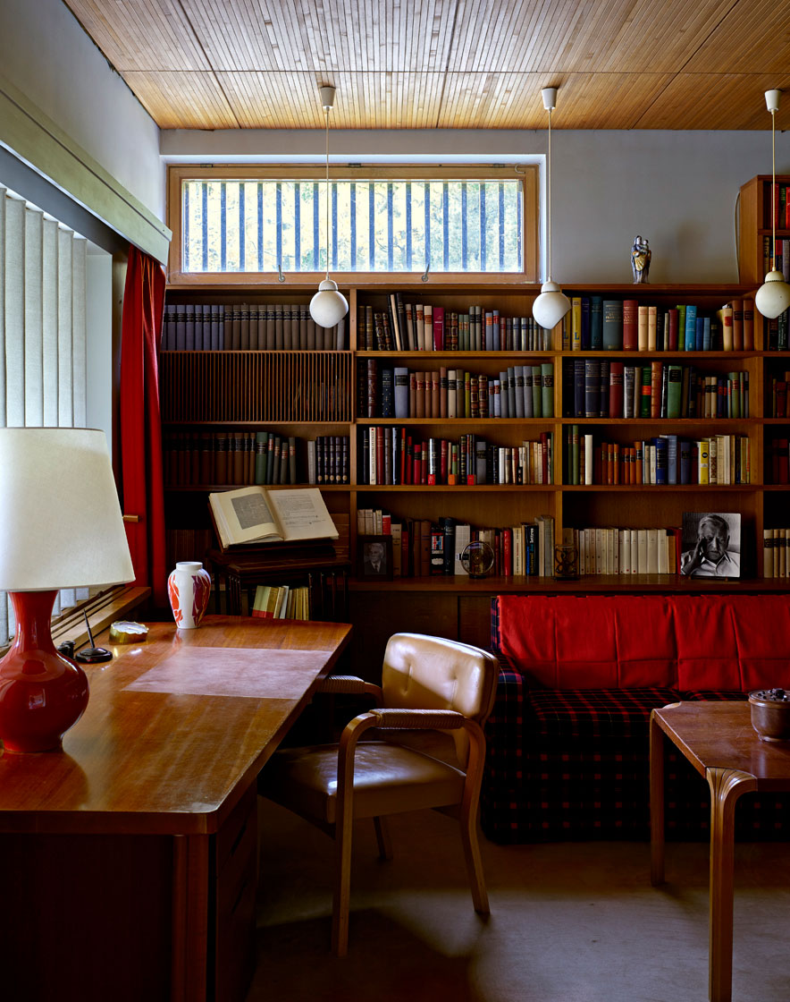 ALVAR AALTO - MAISON LOUIS CARRÉ - BAZOCHES-SUR-GUYONNE. FRANCE