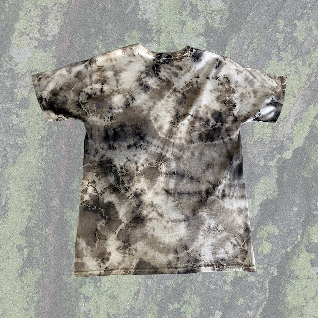 Acorns and iron on cotton. 2021.