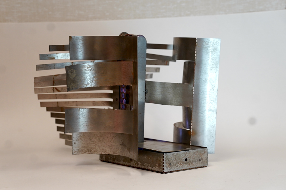 A shot of the form without dramatic lighting.