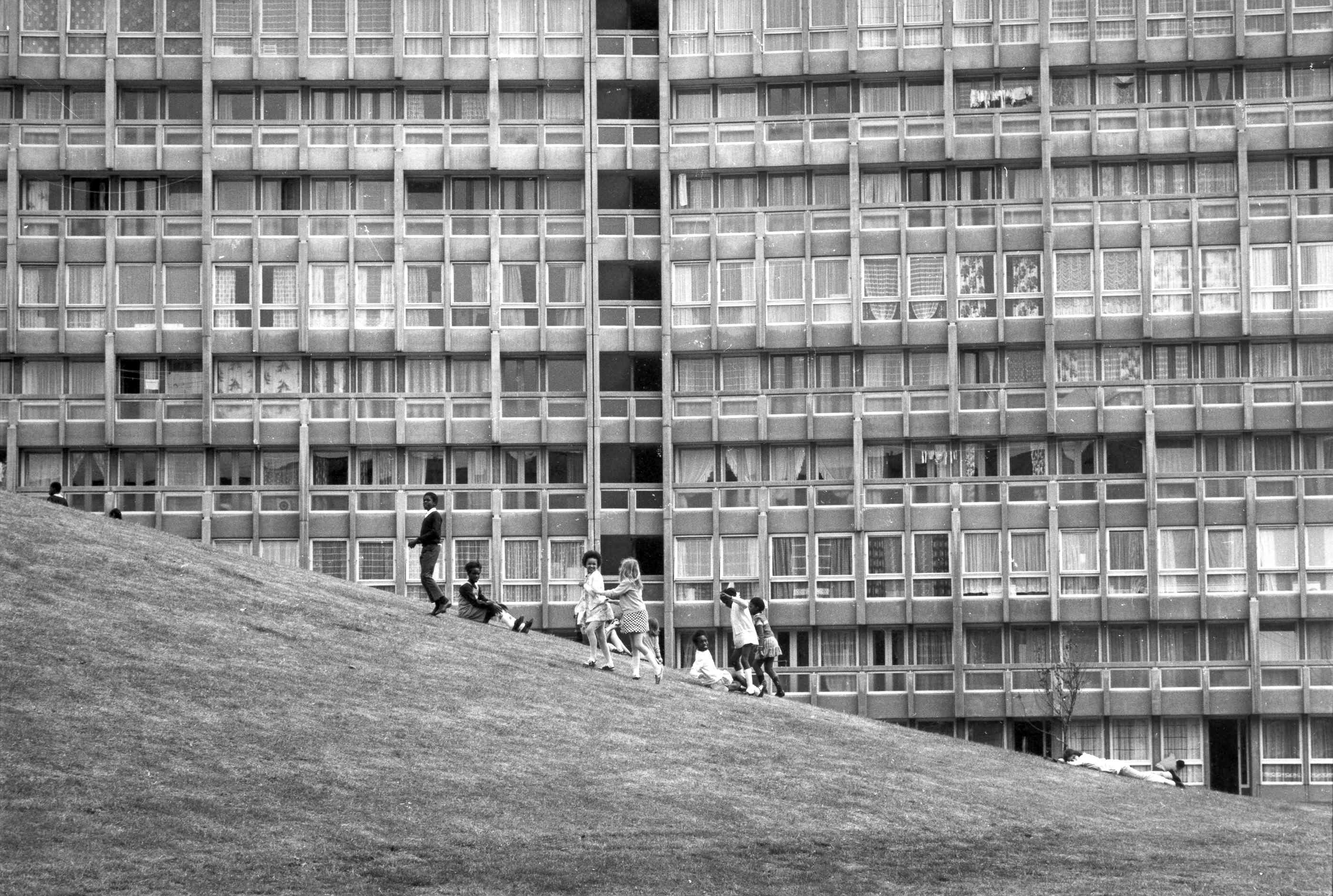 Robin Hood Gardens | Alison & Peter Smithson