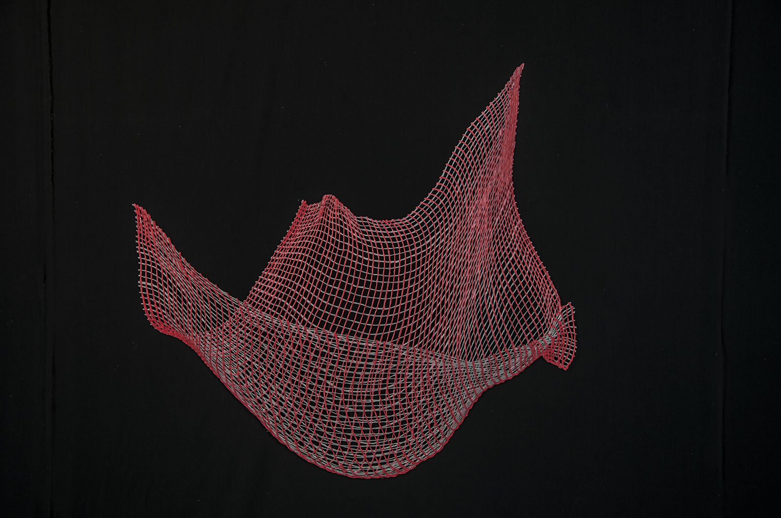 Gravity Test Nº03, Hand woven cotton, stained with inks and pigments / Coton tissé à la main et teint à l’encre et aux pigments 31” x 39”