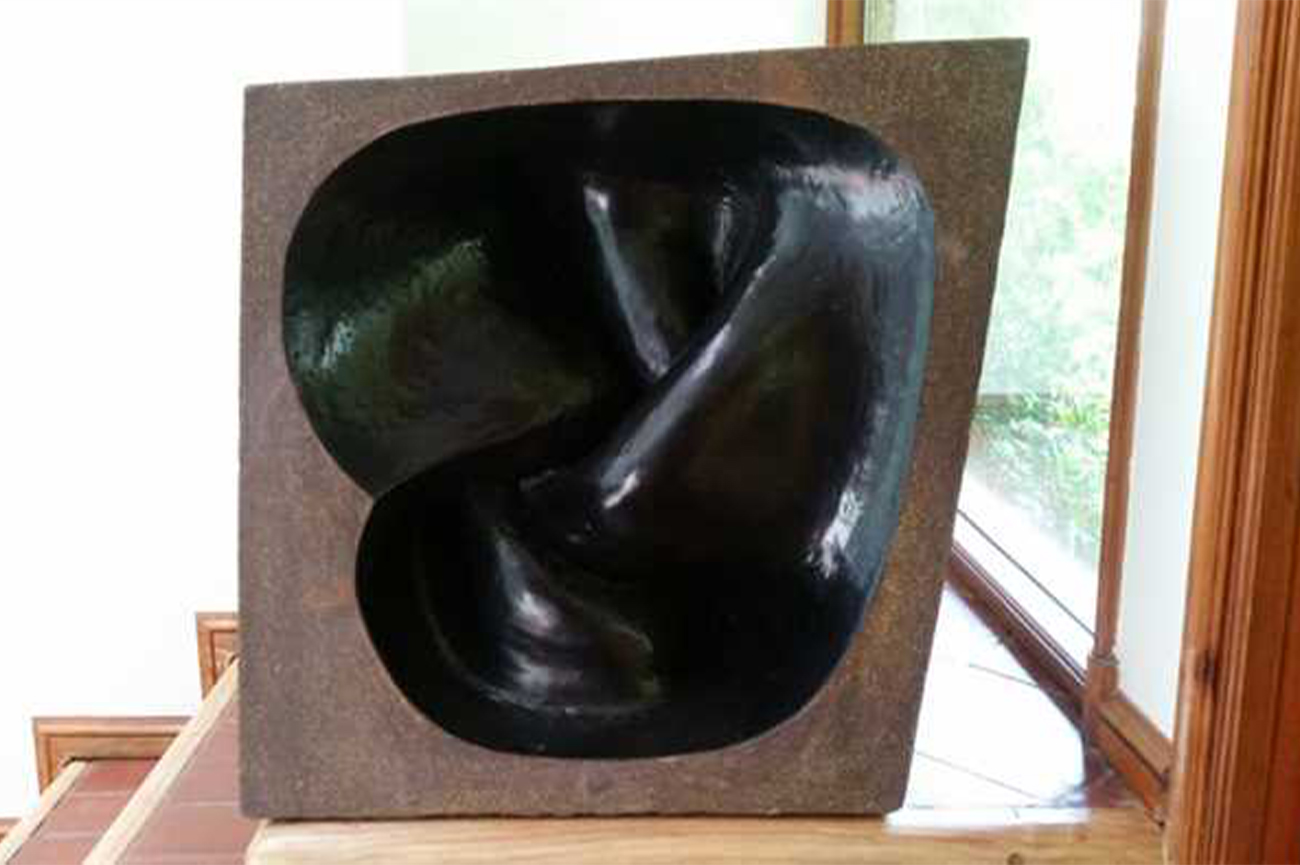 Fernando CasasempereFluid Motion, 2009Ceramic stoneware and resin