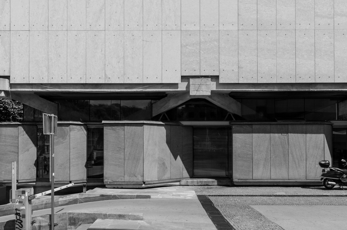 Prizidek k Gimnaziji Jožeta Plečnika, Ljubljana / 1970, Edvard Ravnikar