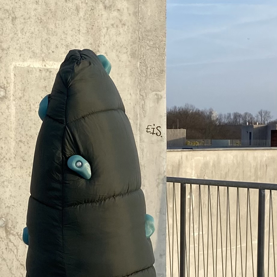 Crai / Roh, 2022 (detail of sleeping bag and 3D printed recycled marine nylon)