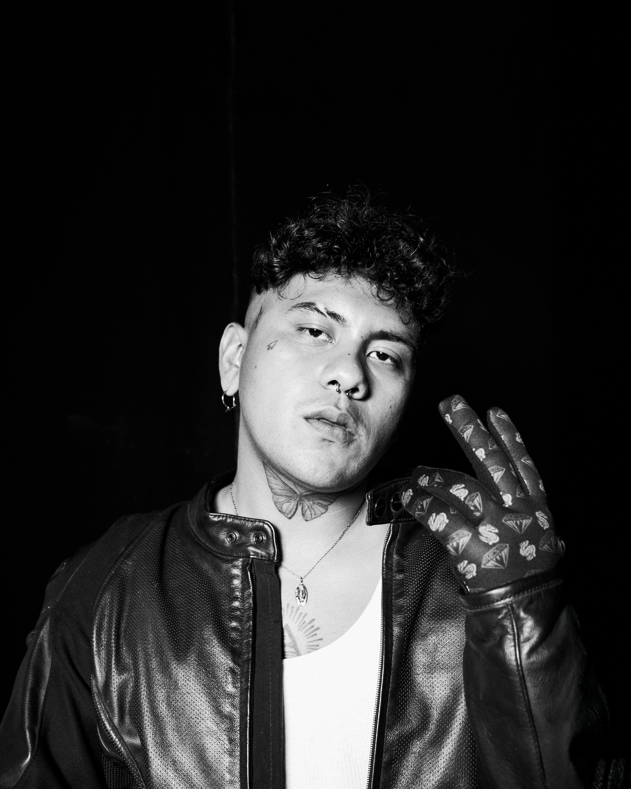 AQUIHAYAQUIHAY (2022) - Various photographs 