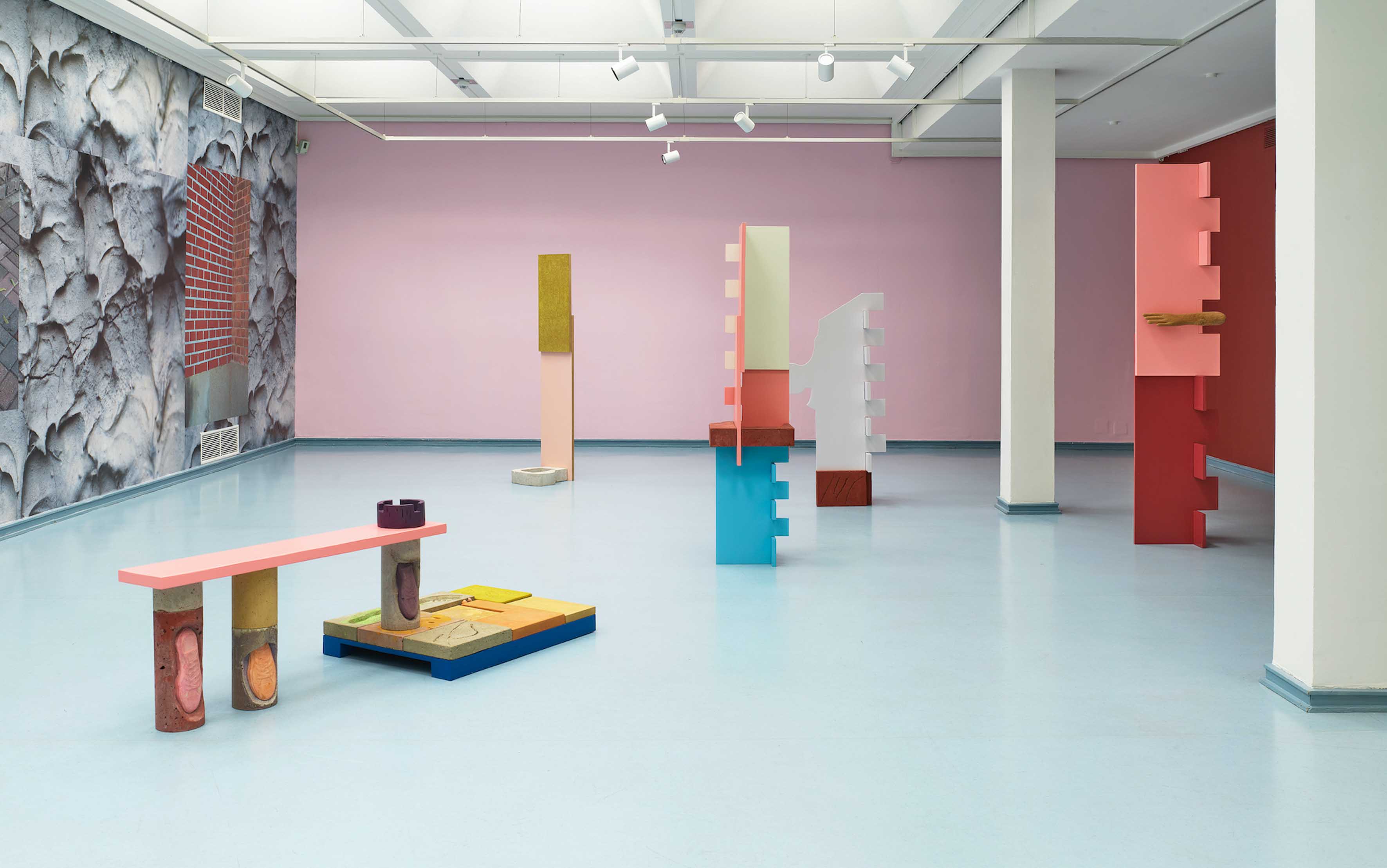 SCHIEFE SCHIEFER with works by MARUŠA SAGADIN and BIANCA PEDRINA at KUNSTVEREIN SIEGEN curated by JENNIFER CIERLITZA [from 20240906 to 20241020] [Photo: Simon Vogel]