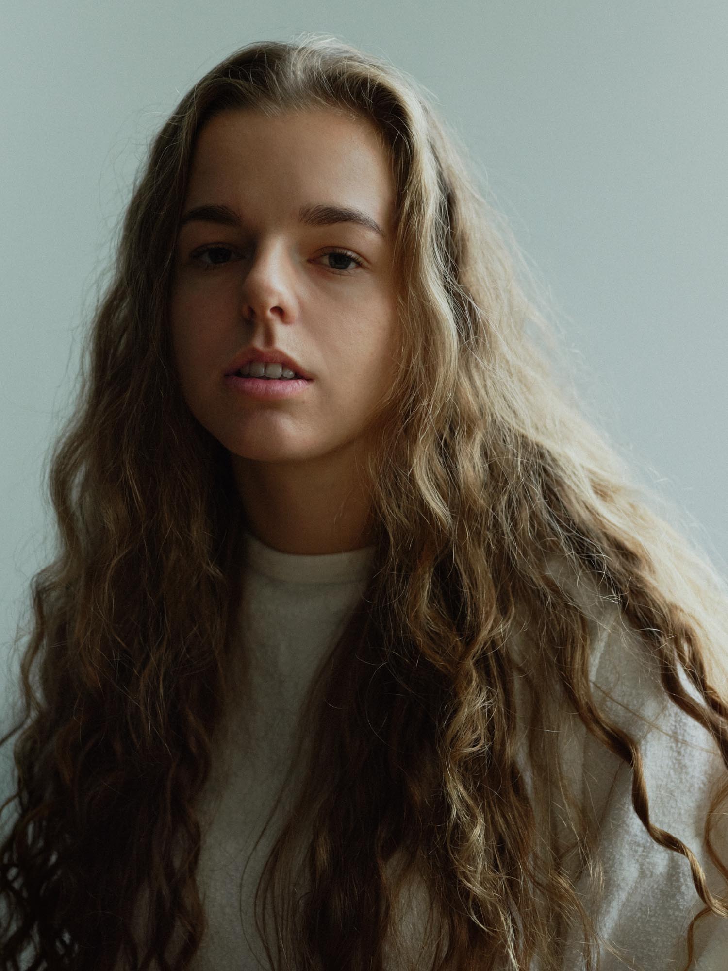 Riana, Press Kit, 2022