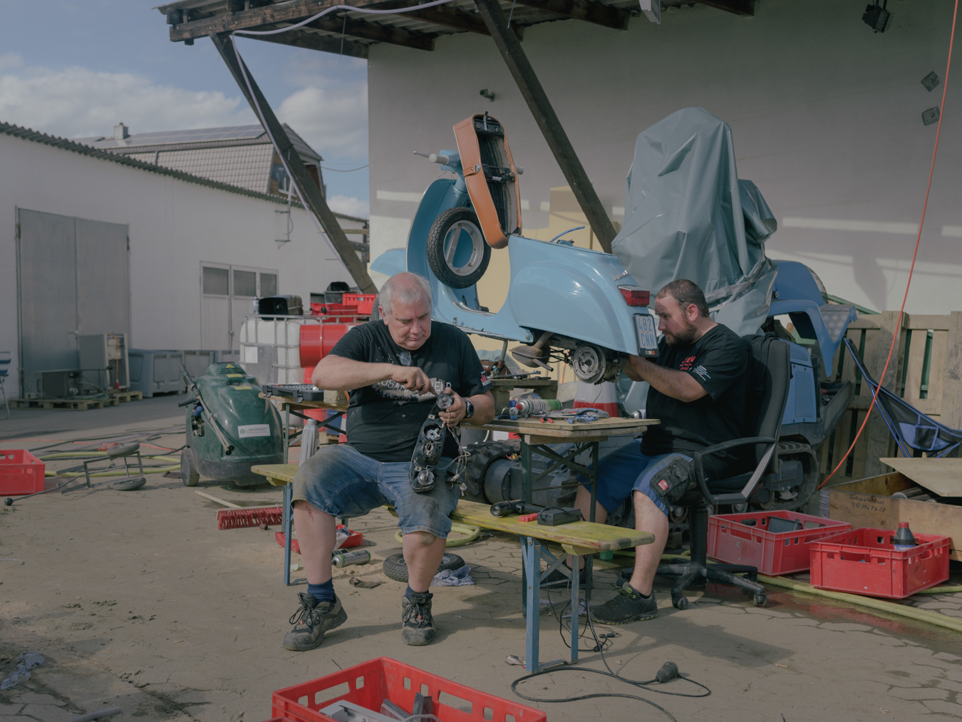 A mobile garage offers free repairs in the district of Heppingen. The Maschinenring association finances the work with the help of donations and thereby wants to support winegrowers in their work in particular. Up to 90% of the machines delivered can be repaired. Bad Neuenahr-Ahrweiler, September 12, 2021