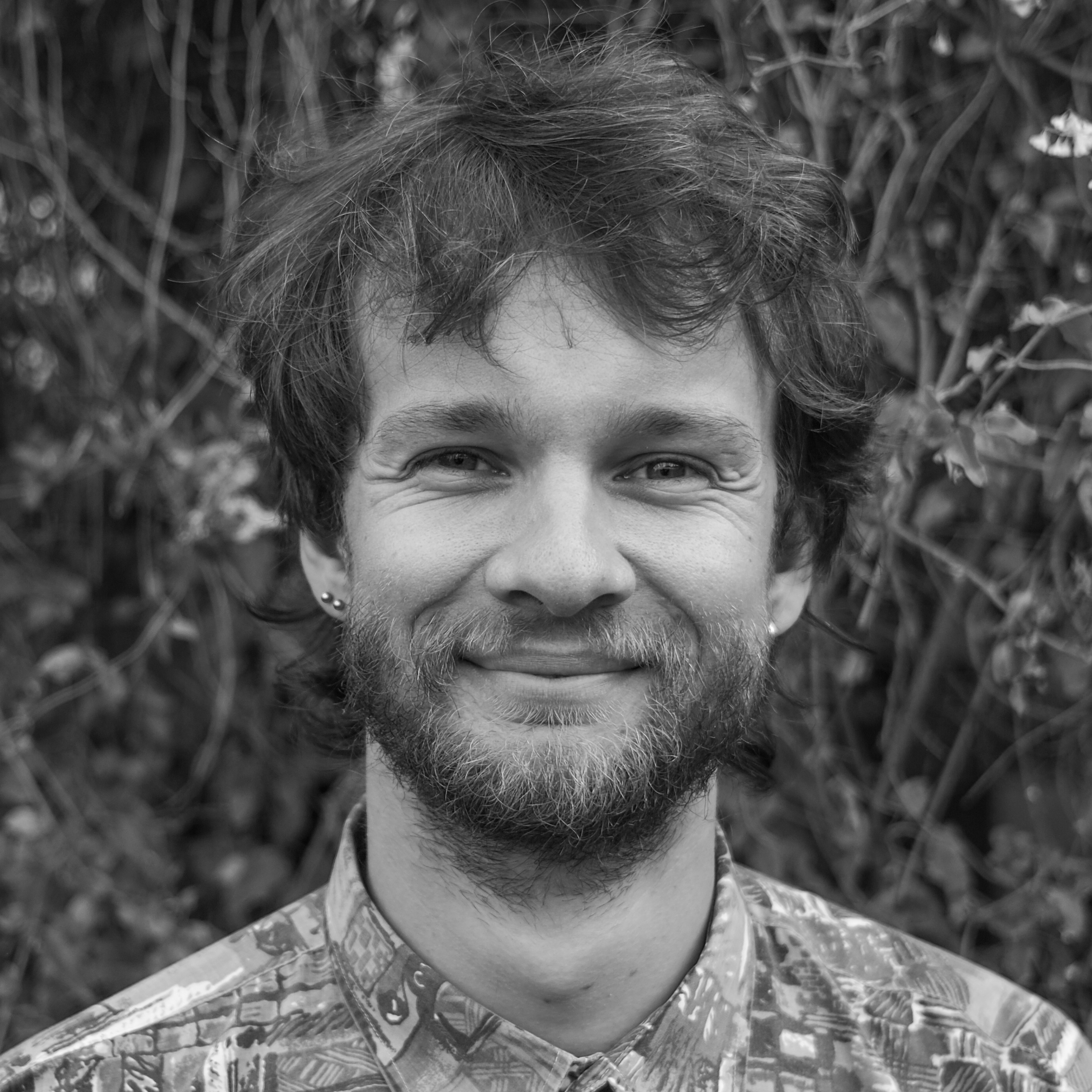 PJOTR VANDIERENDONCK Pjotr is a Belgian creative with a focus on product and service design. His passion for prototyping and hands-on approach are important features of his work.
