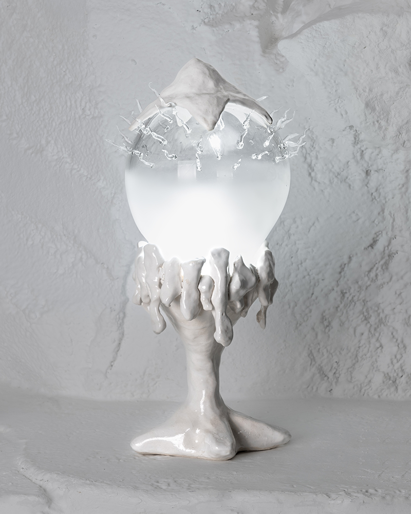 Sea Sparkle white lamp exhibited in neutral grey background from Plaja Studio