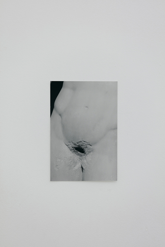 Statue 1, 2019, archival pigment print, 35x23 cm