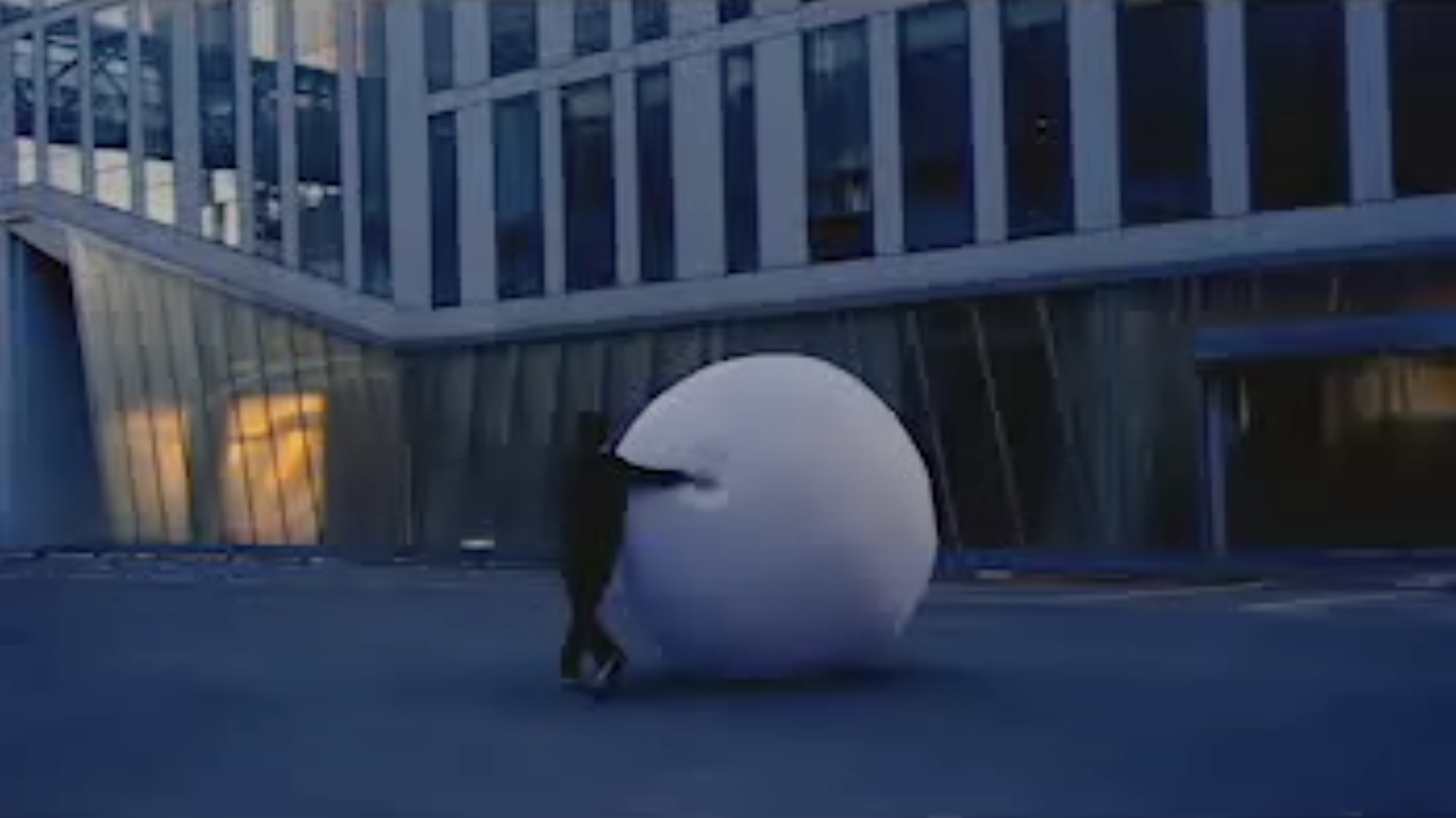 공굴리기 퍼포먼스, 2017, 단채널 비디오, 5 min