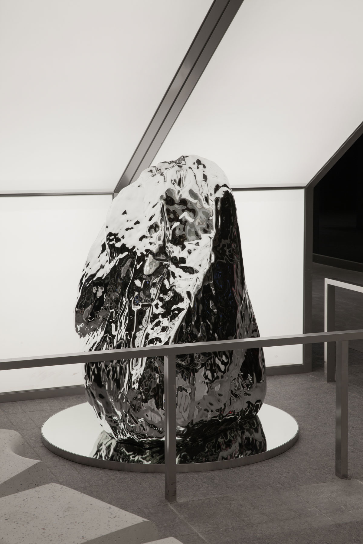 Megalith_Object 02_Chrome