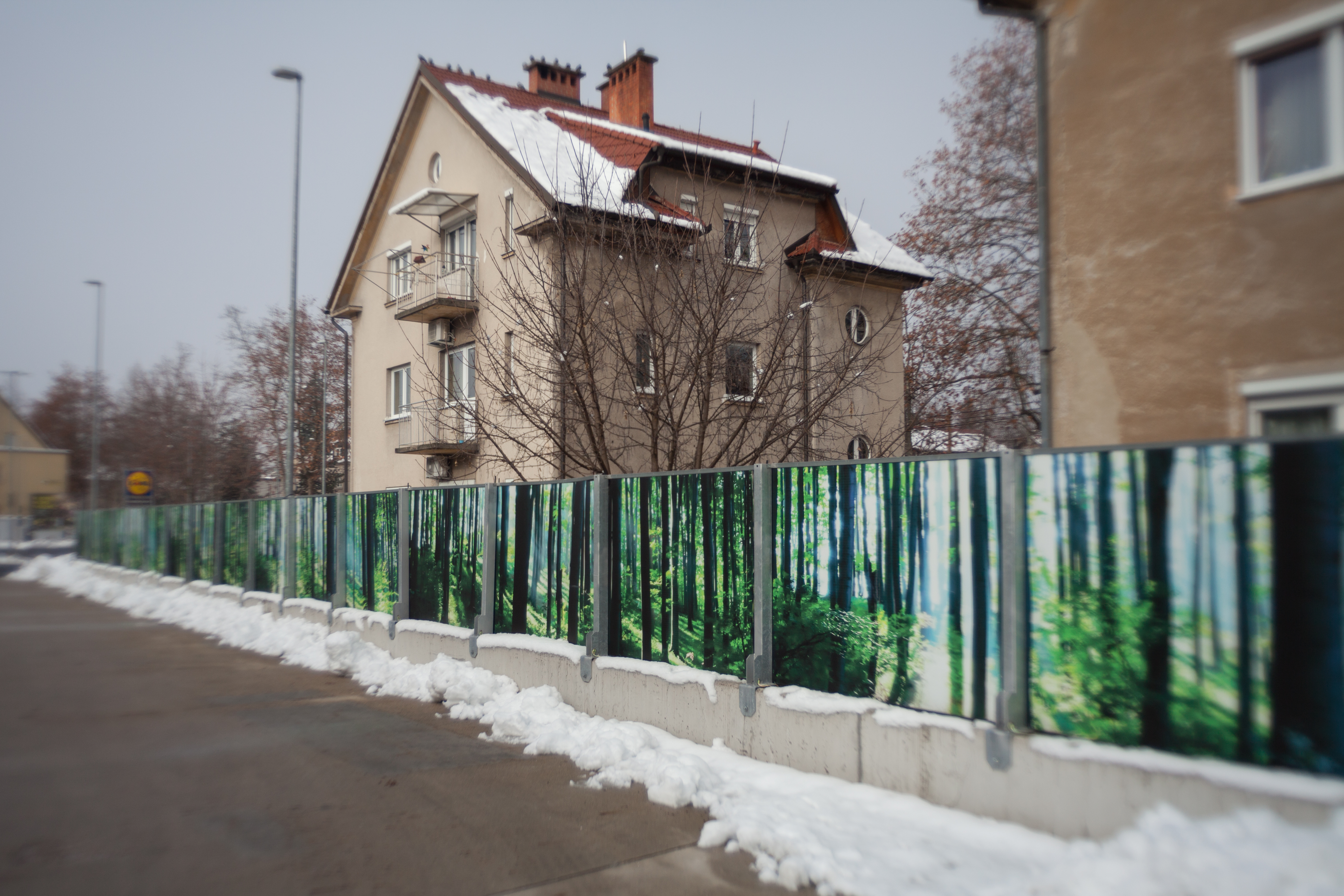 Stanovanjska hiša in gozd,/ residential buildings and a forest, Bežigrad, Ljubljana
