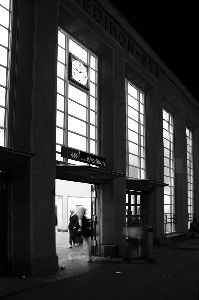 BEI ANBRUCH DER NACHT  von Timea Theiler