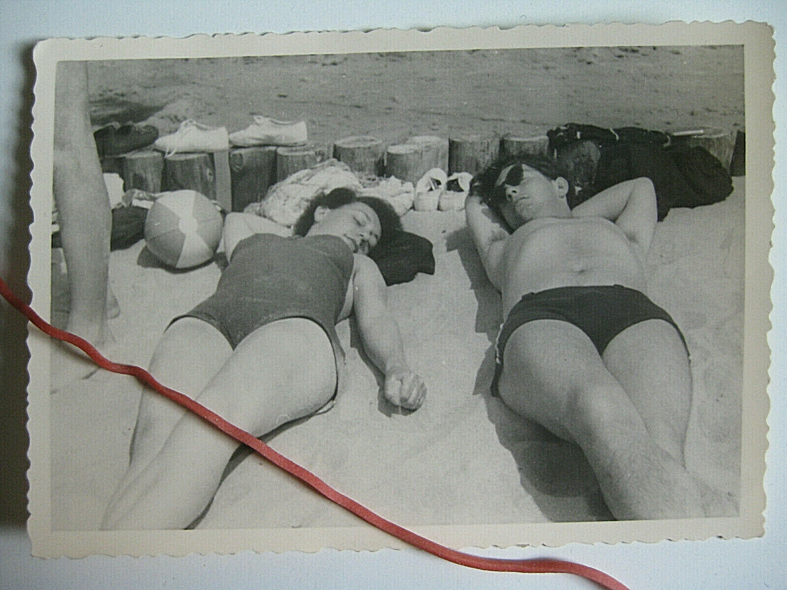 Bildtheoretische Überlegungen zum Verkauf privater Nacktfotos aus der DDR auf eBay