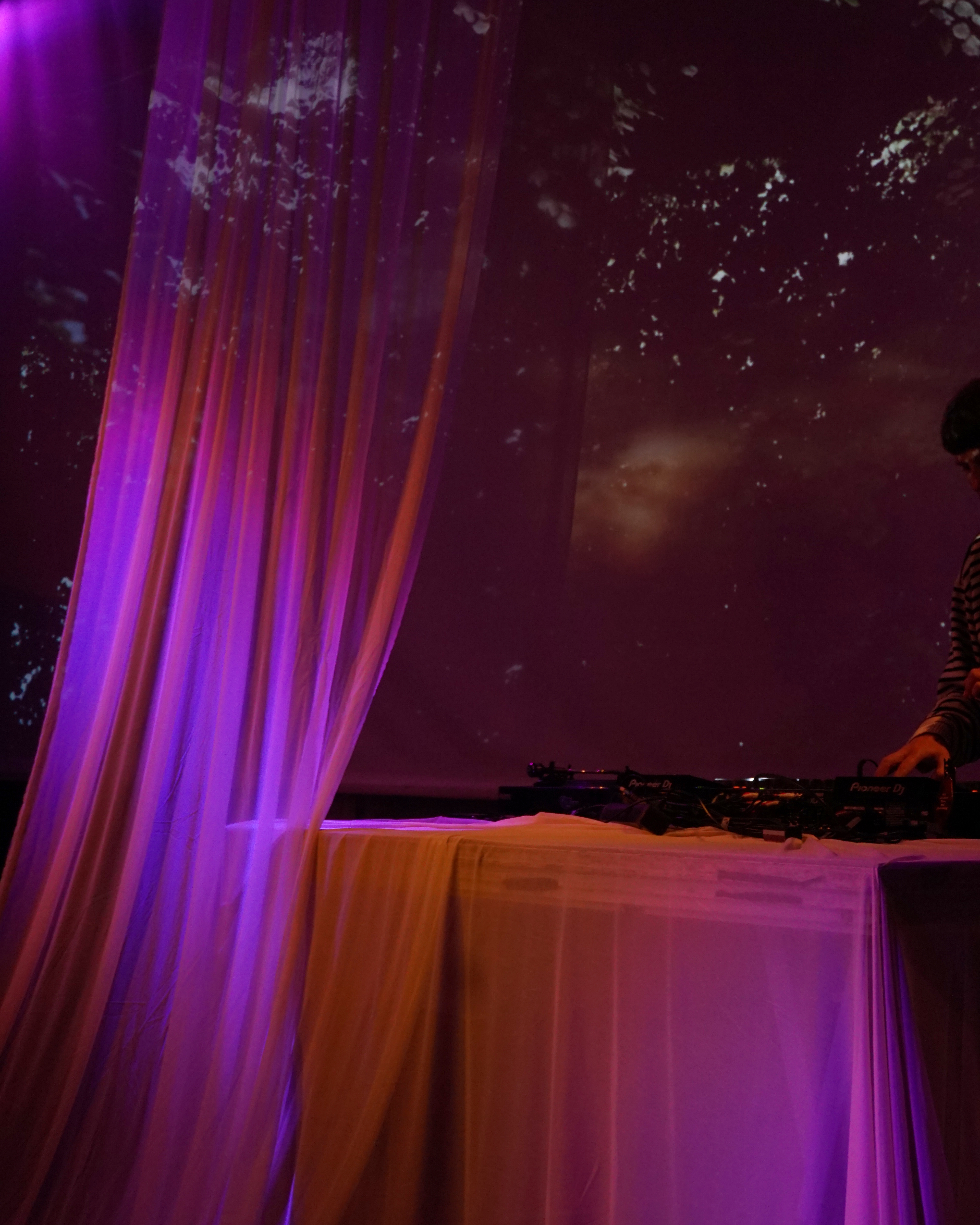 Scenography for RadioSofa, Le Sample, Bagnolet, 2023