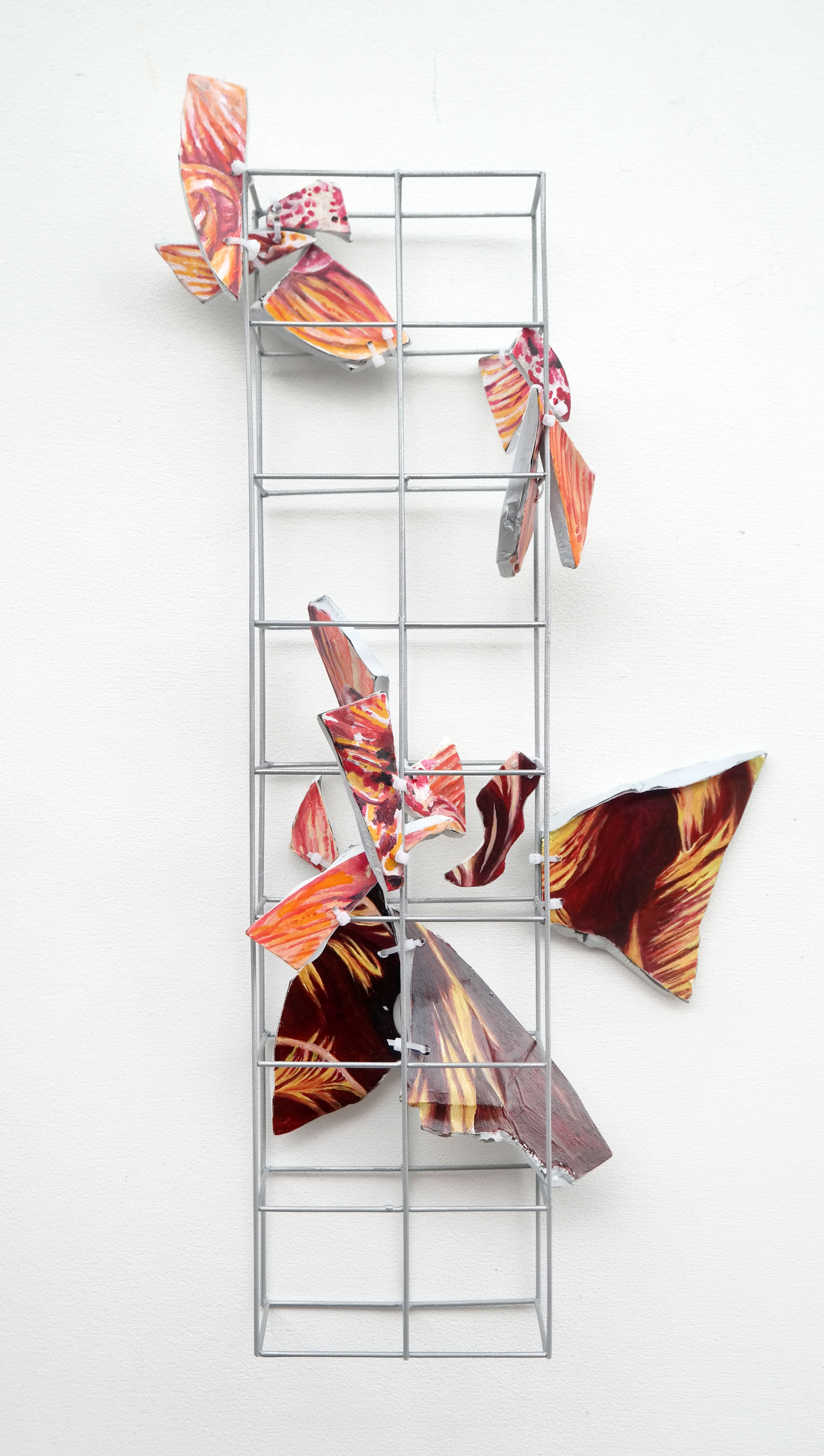 No Construction Allowed Holidays #5 | 2022 | Wire, resin, acrylic | 53 x 27 x 9 cm