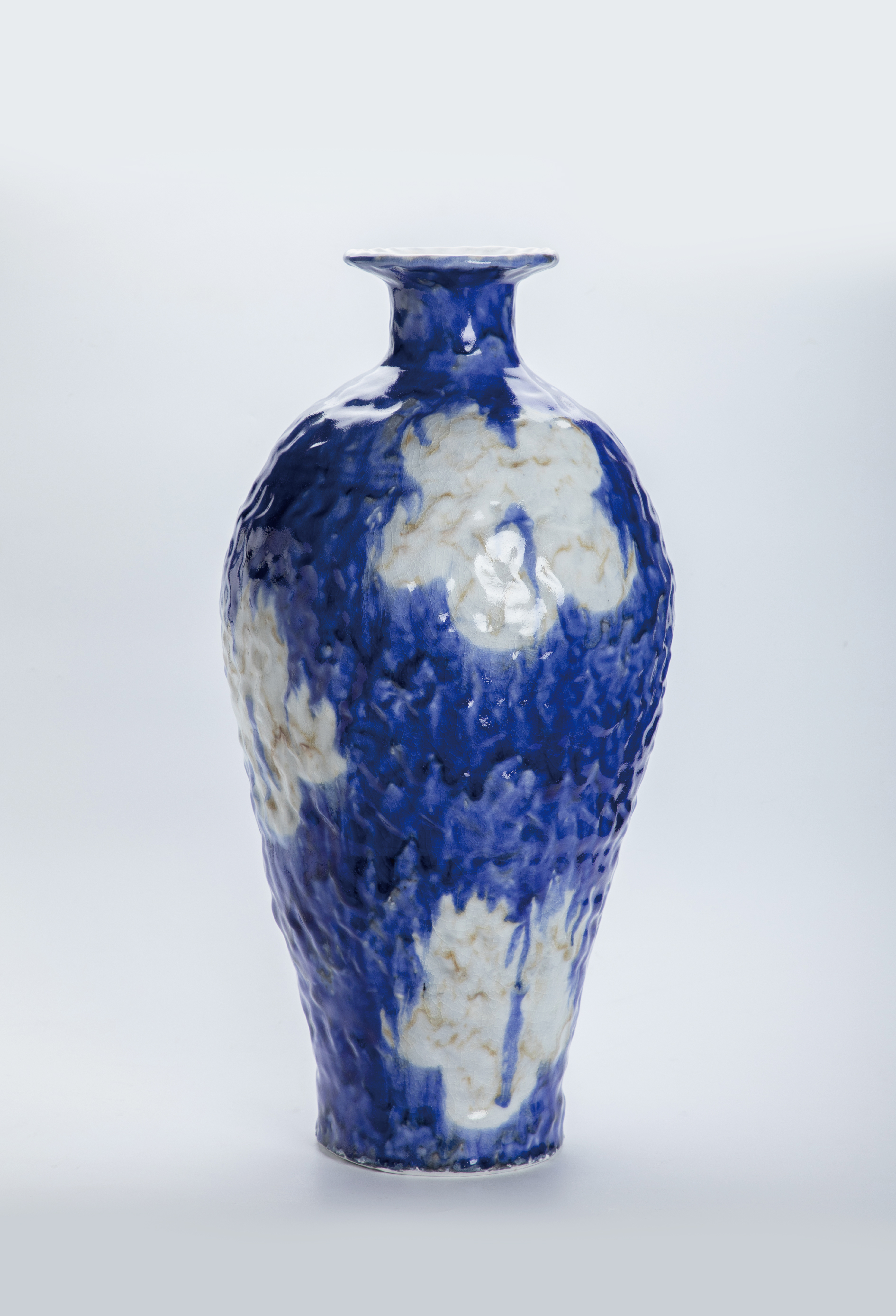 ︎Stemmed Blue Floral Vase